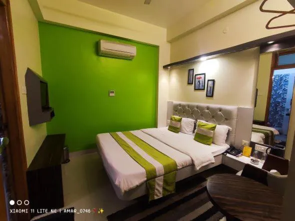 Bed in Hotel Prabhat
