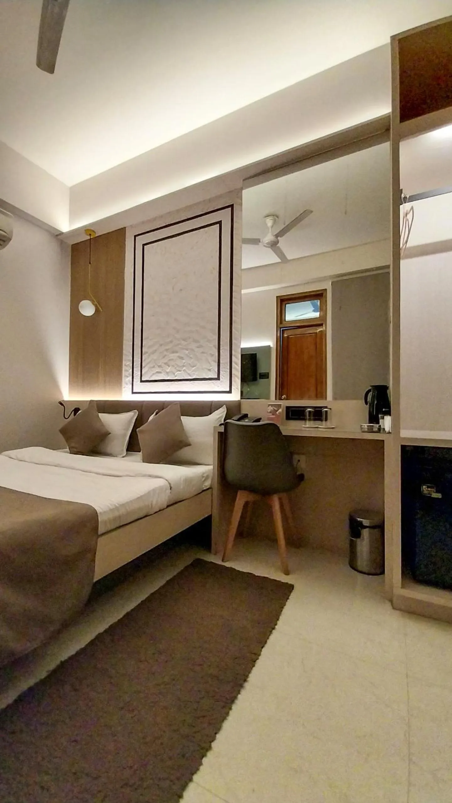 Bed in Hotel Prabhat