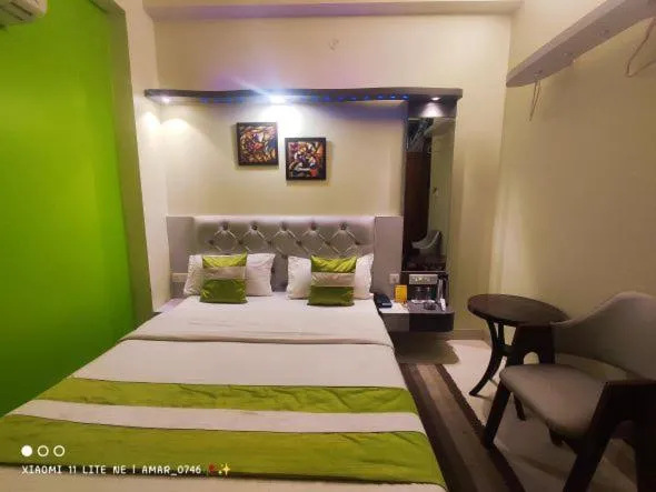 Bed in Hotel Prabhat