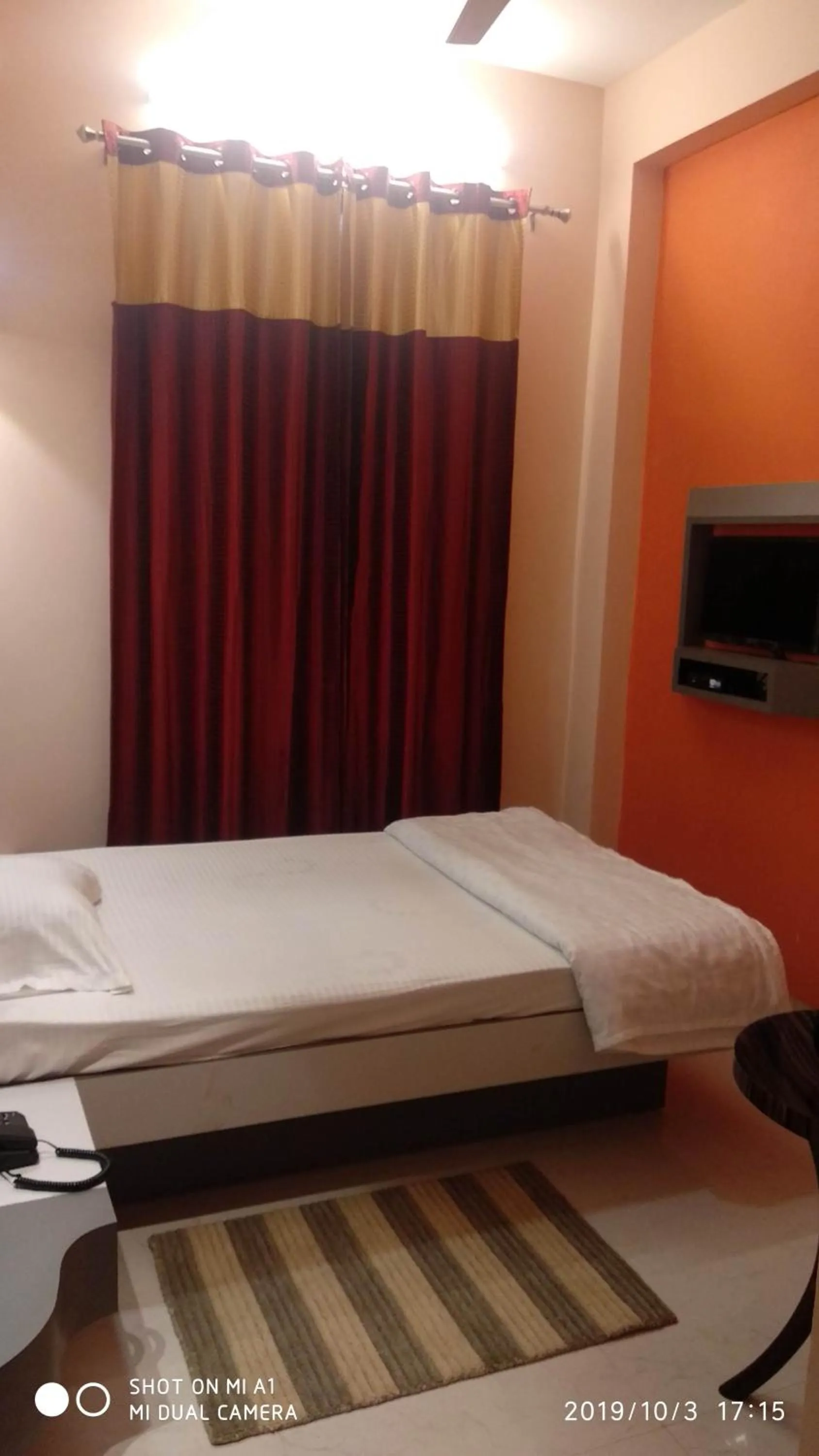 Bed in Hotel Prabhat