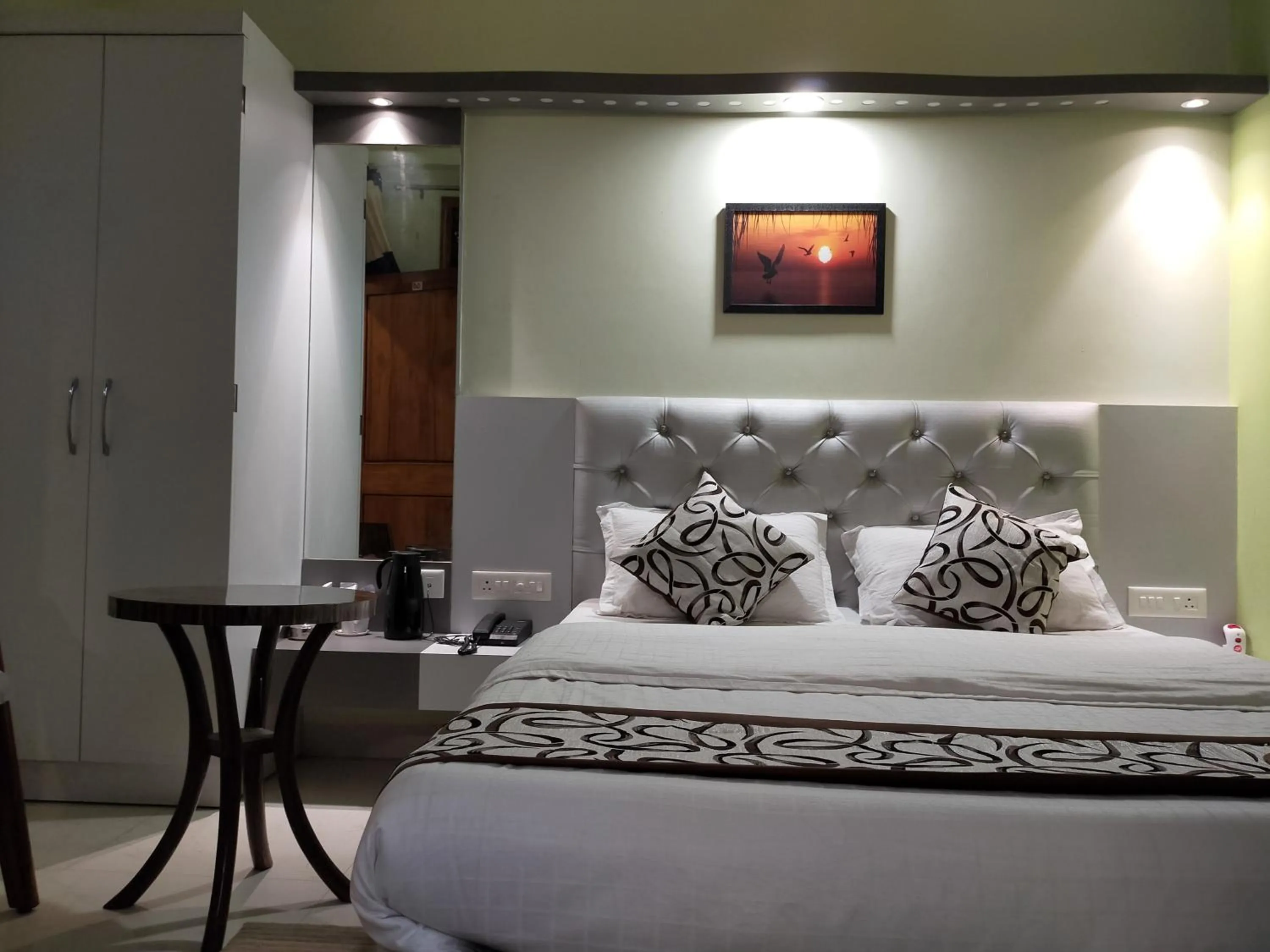 Bed in Hotel Prabhat