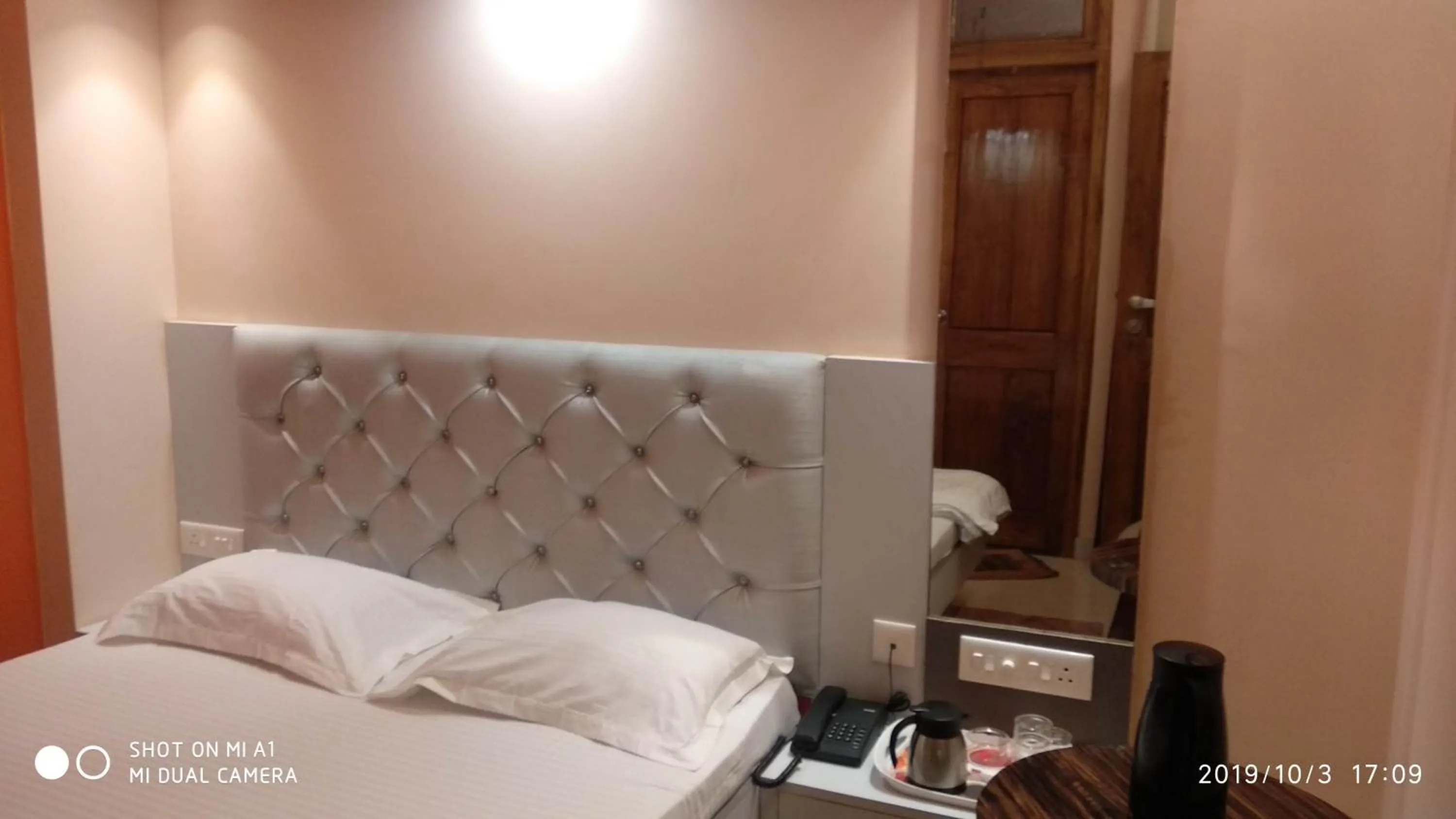 Bed in Hotel Prabhat