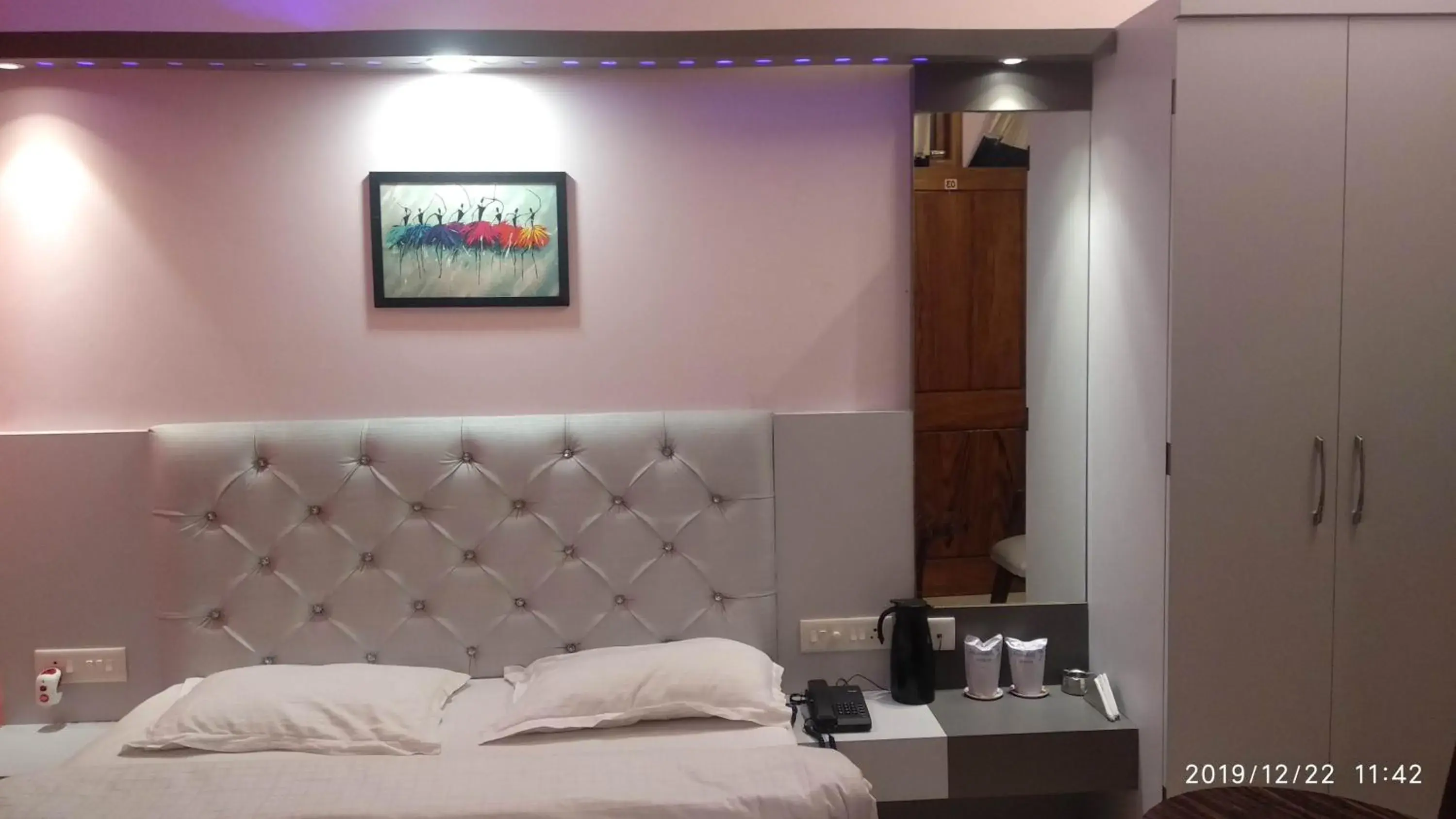 Bed in Hotel Prabhat Bed in Hotel Prabhat