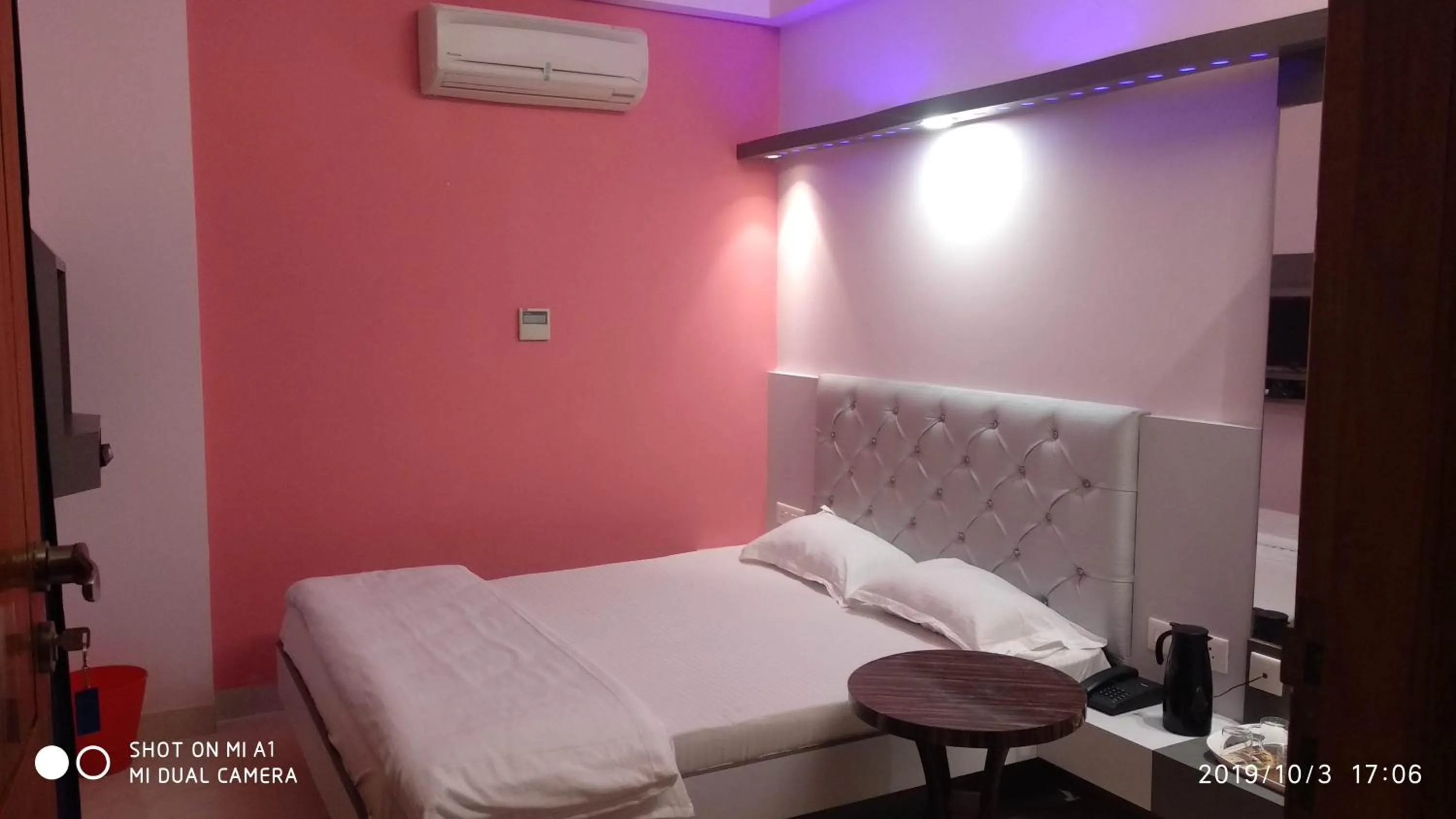 Bed in Hotel Prabhat