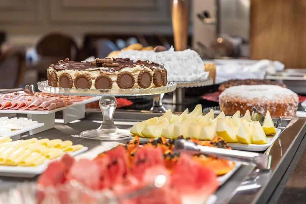 Buffet breakfast in Colina Lagos Hotel