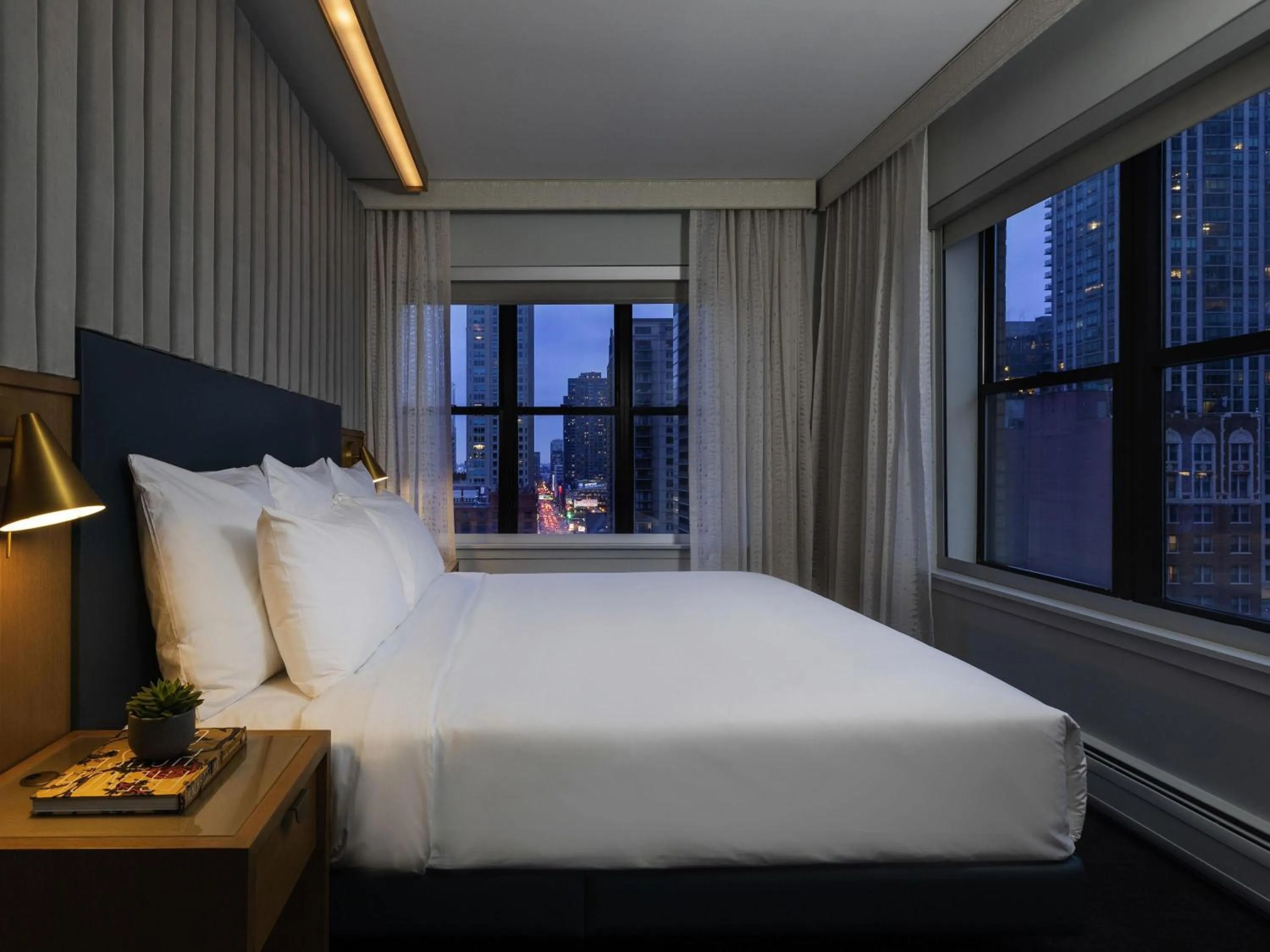 Bedroom, Bed in 21c Museum Hotel Chicago