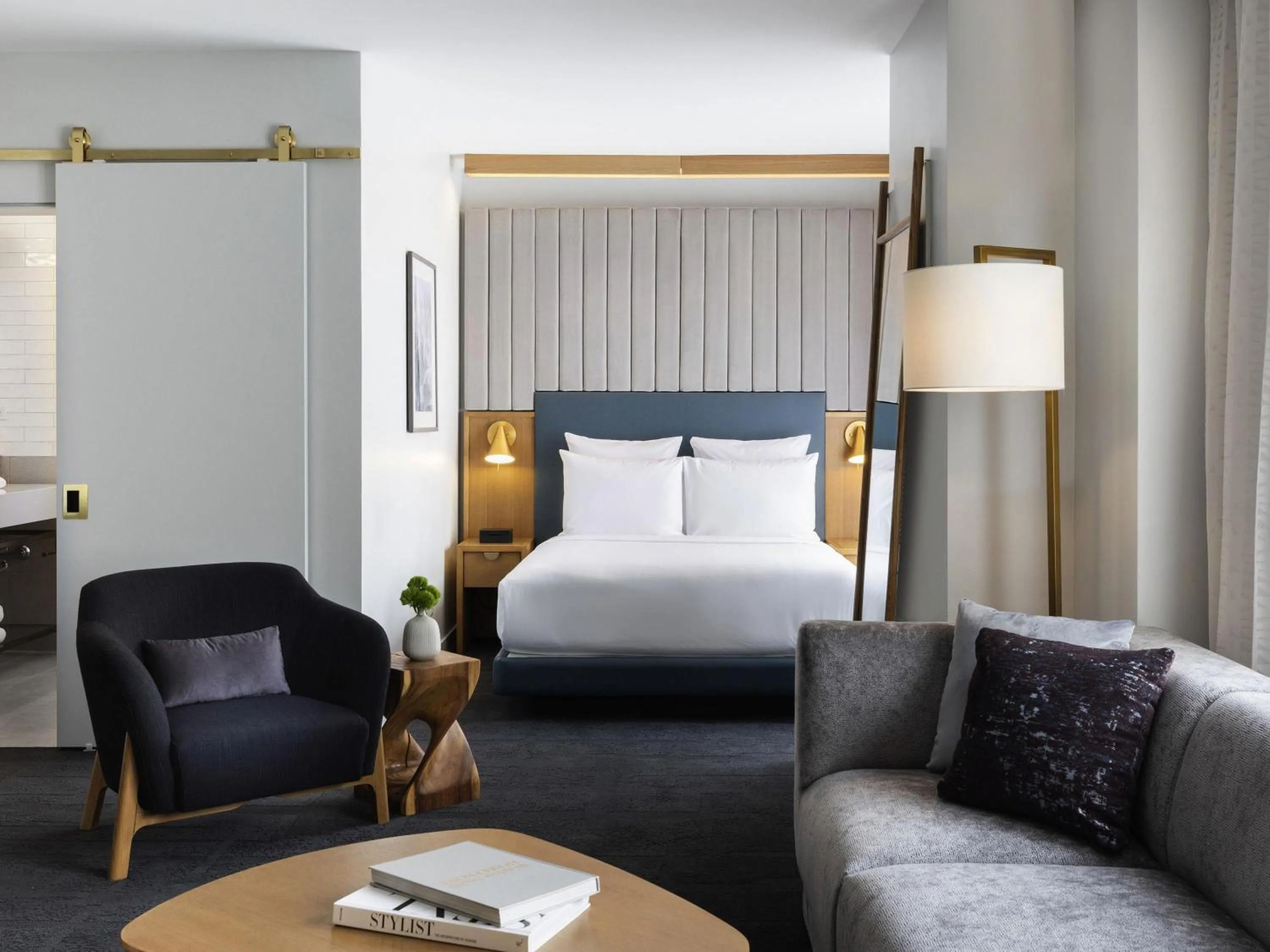 Bedroom, Bed in 21c Museum Hotel Chicago