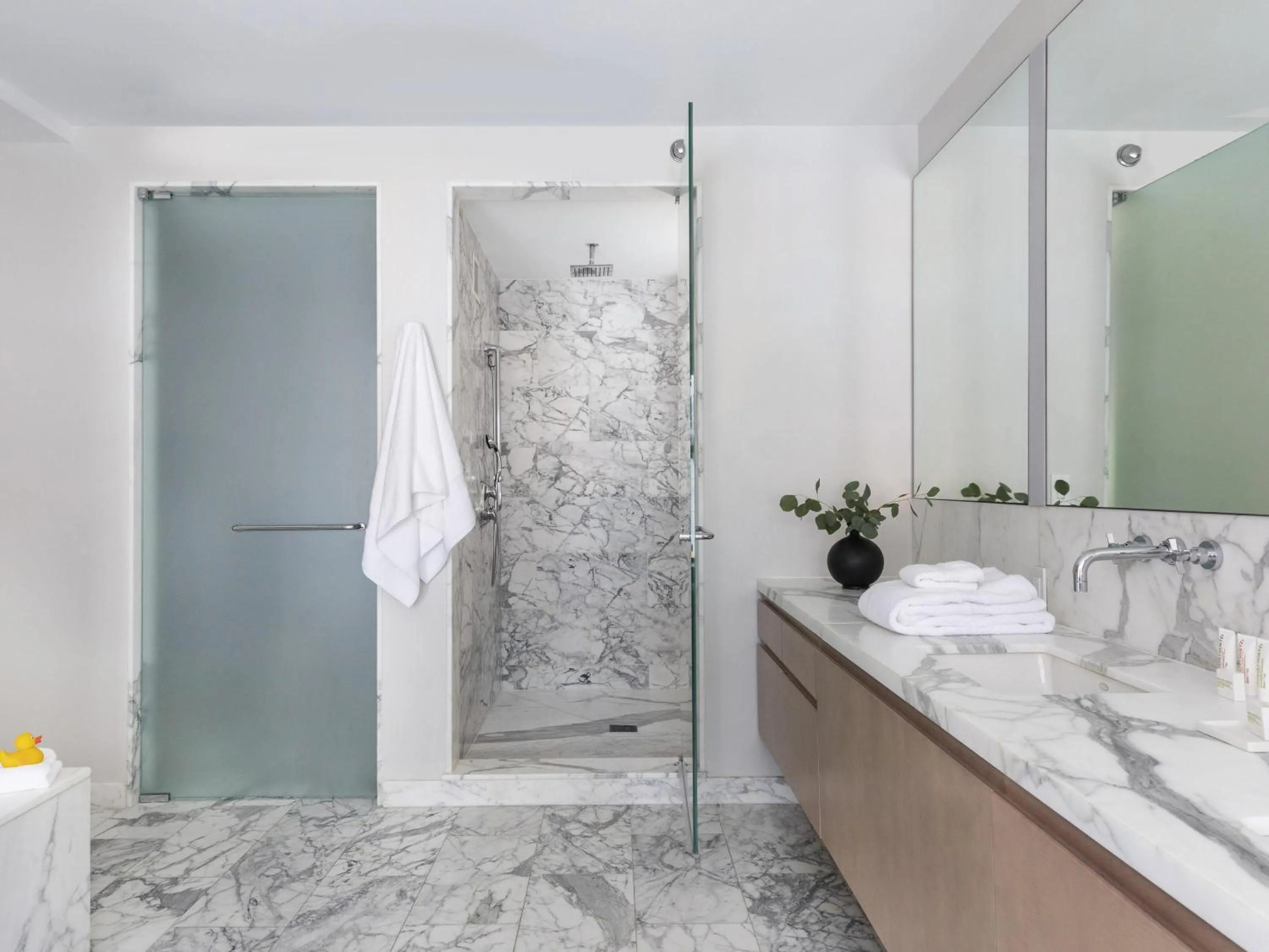 Bedroom in 21c Museum Hotel Chicago