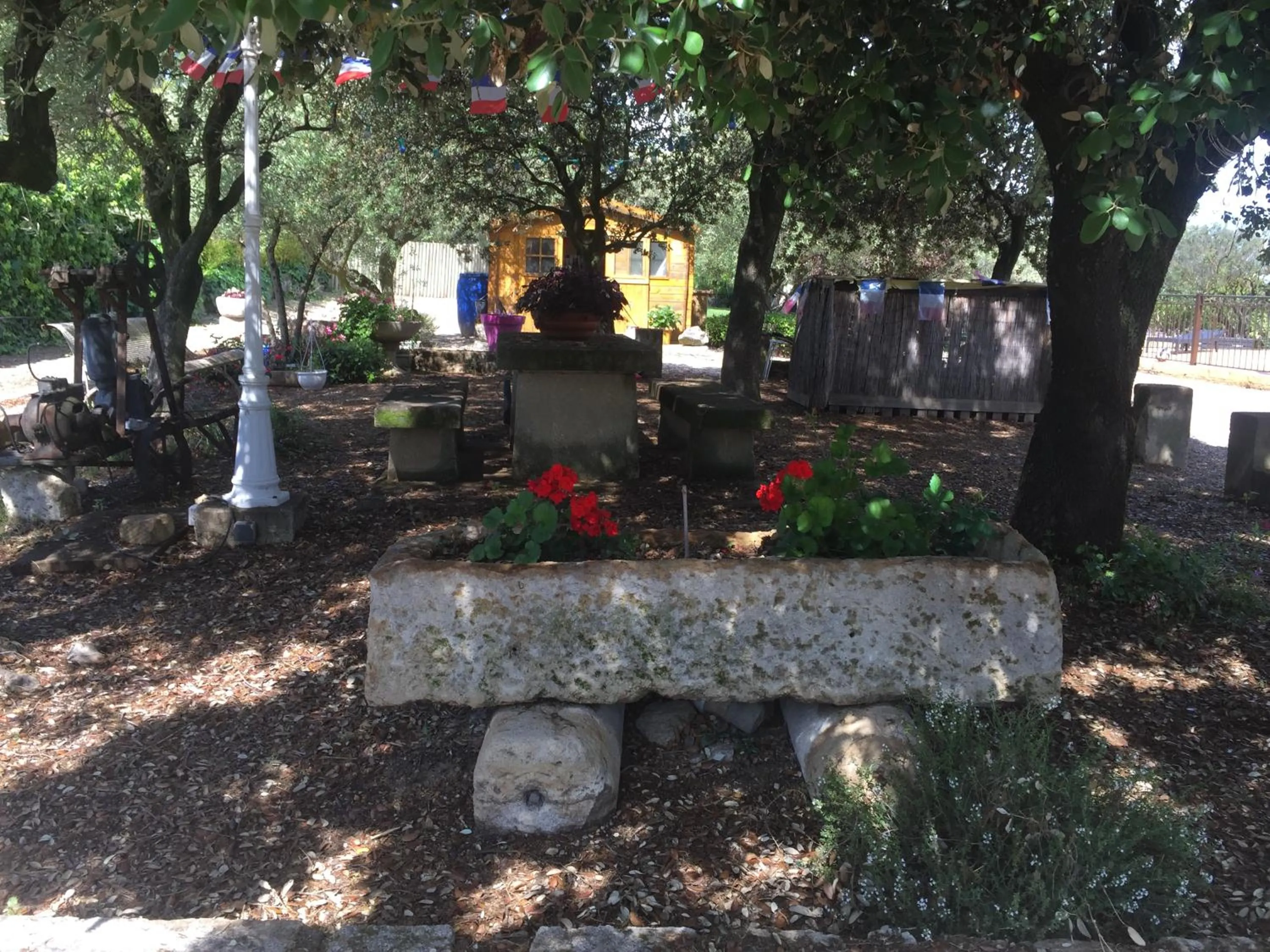 Garden view in chambre d'hotes les cigales