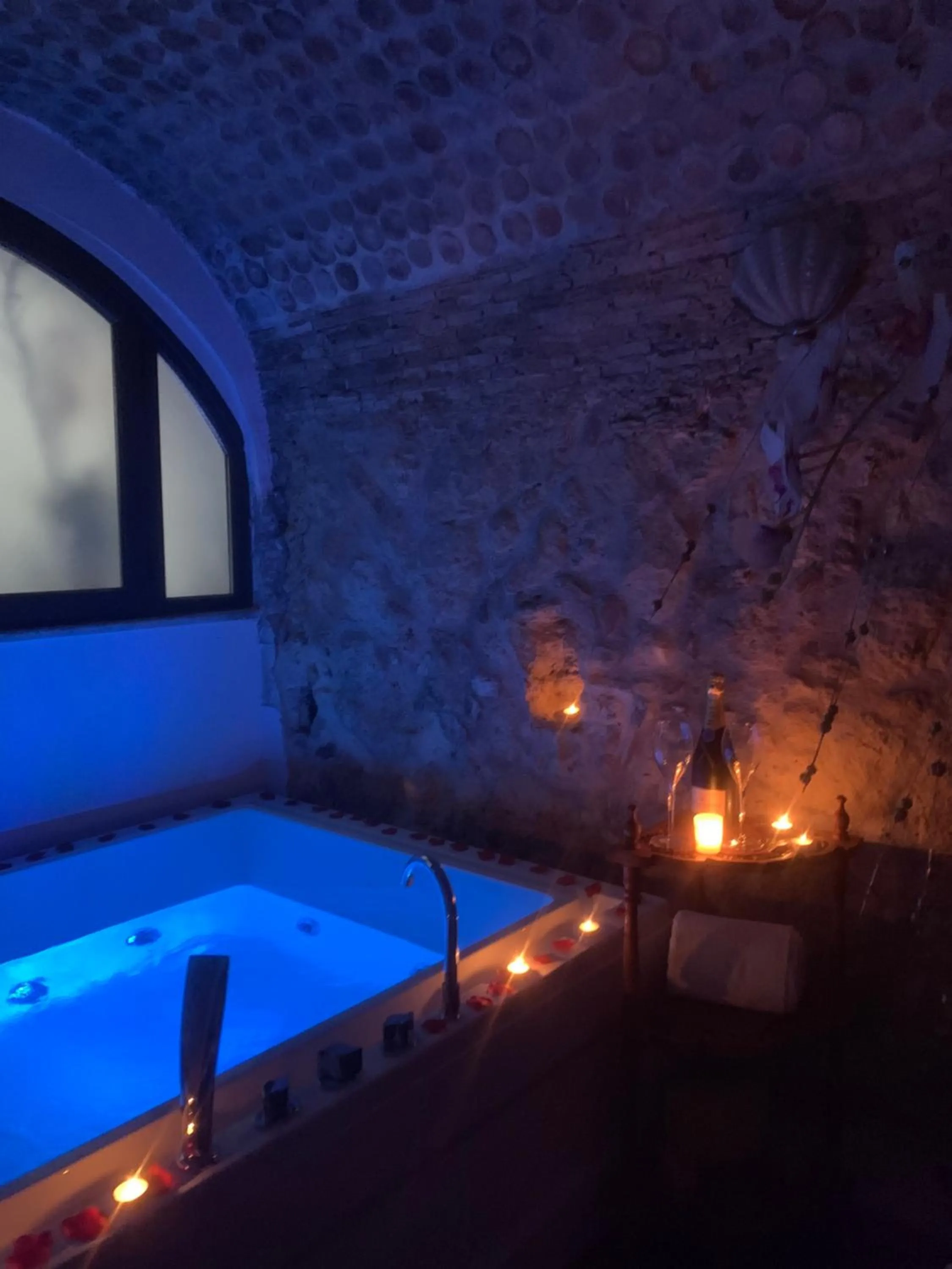 Hot Tub in Casa Angelieri