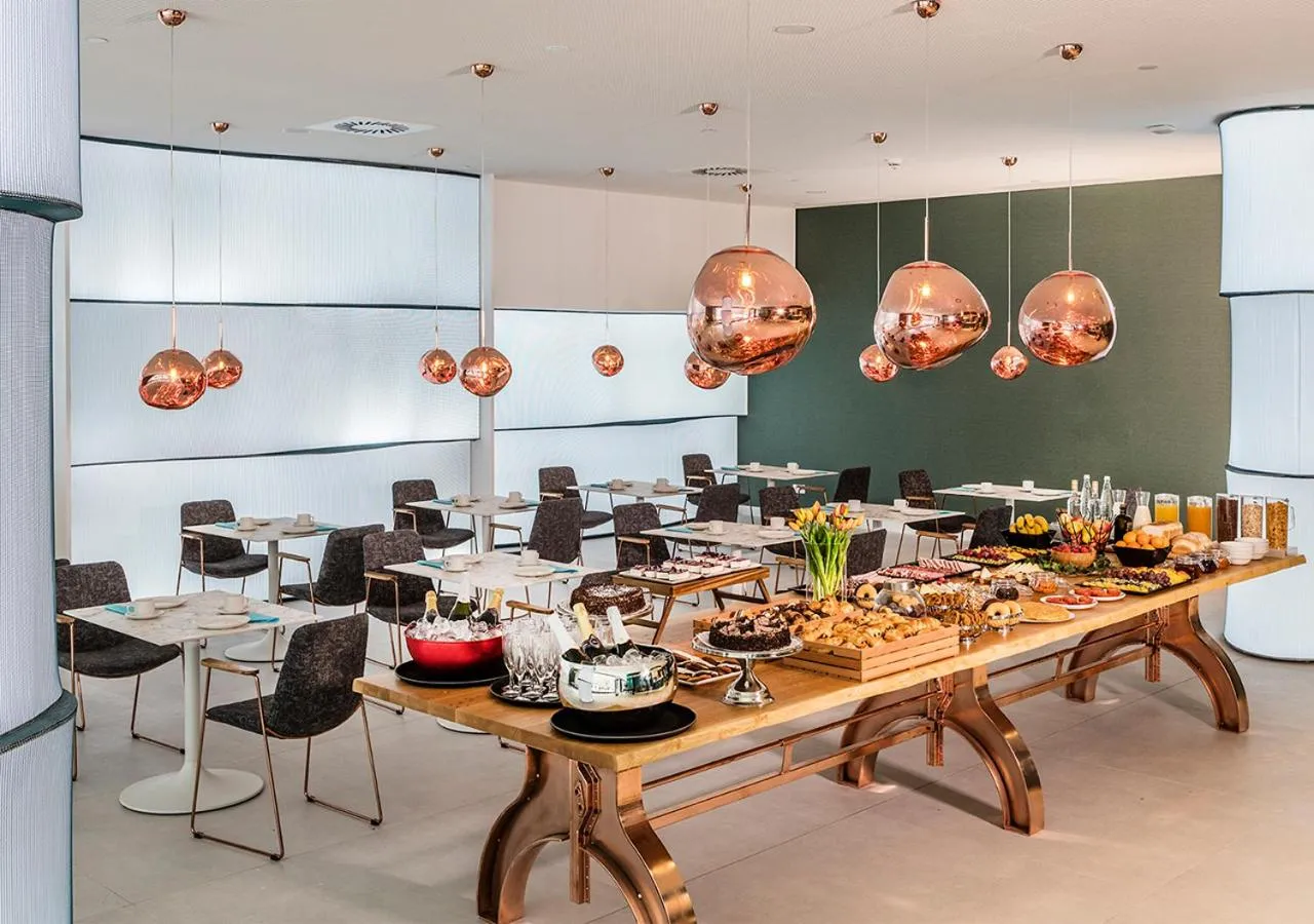 Restaurant/places to eat in Axel Hotel San Sebastián - Adults Only