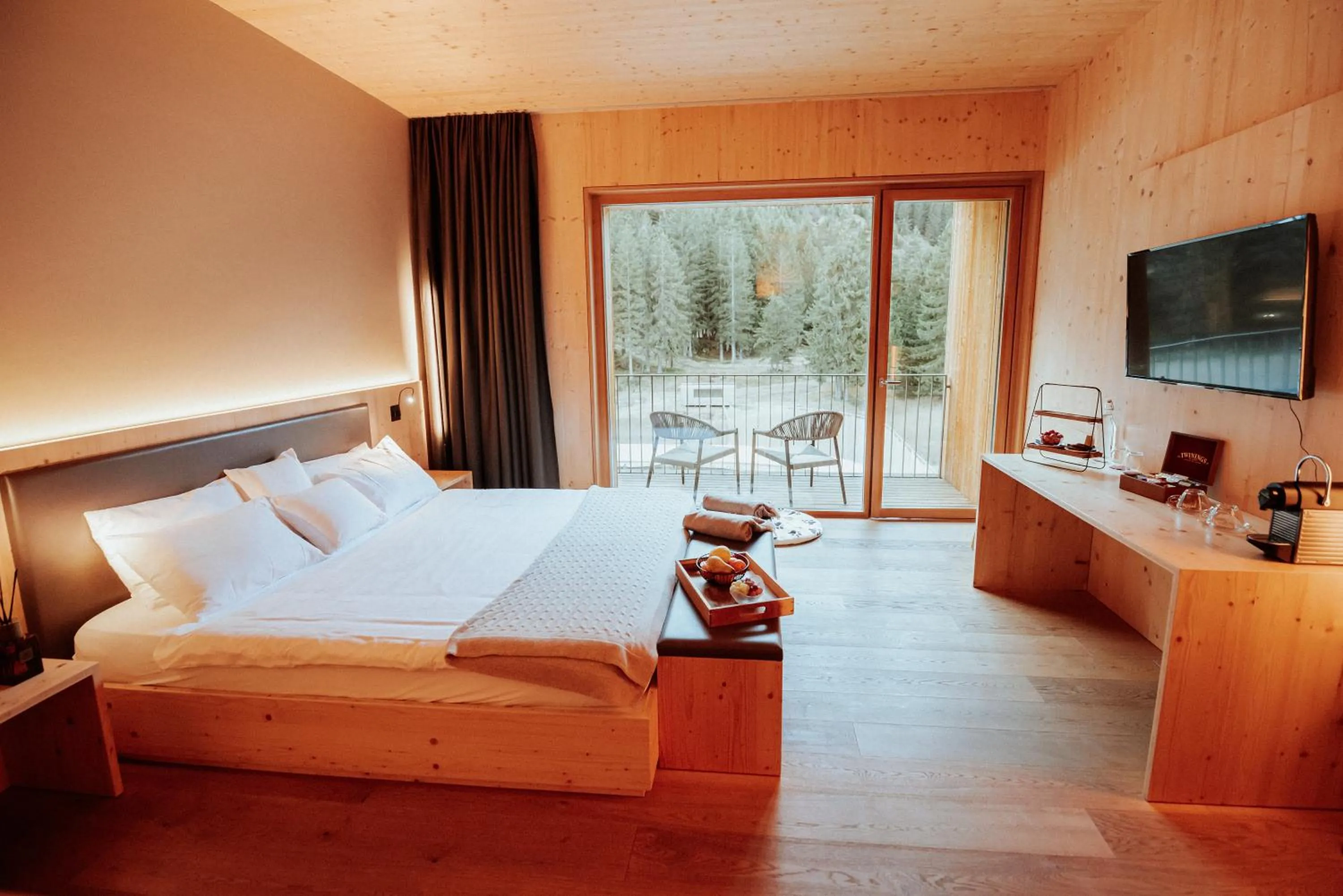 Bed in Campra Alpine Lodge & Spa