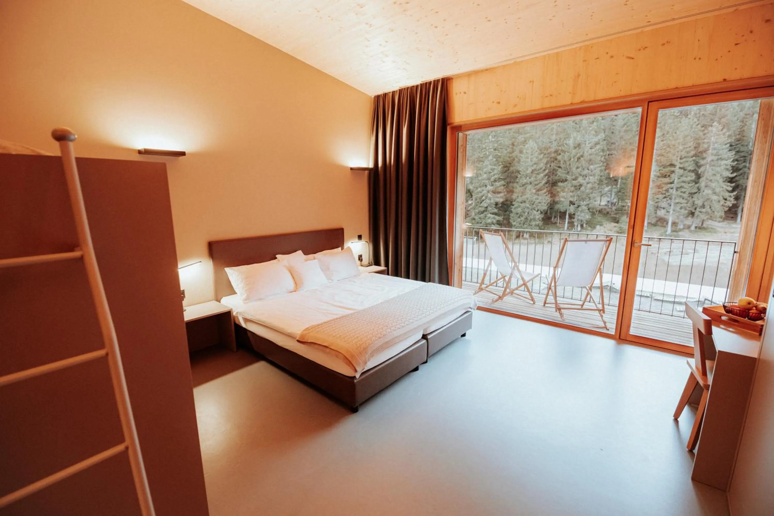 Bathroom, Bed in Campra Alpine Lodge & Spa