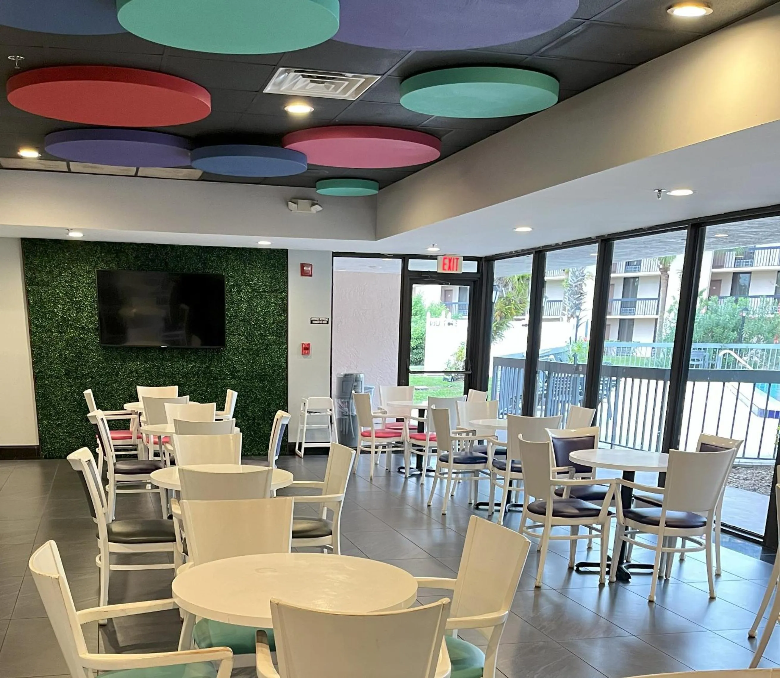 Breakfast in Grand Hotel Orlando at Universal Blvd - Shuttle to Theme Parks