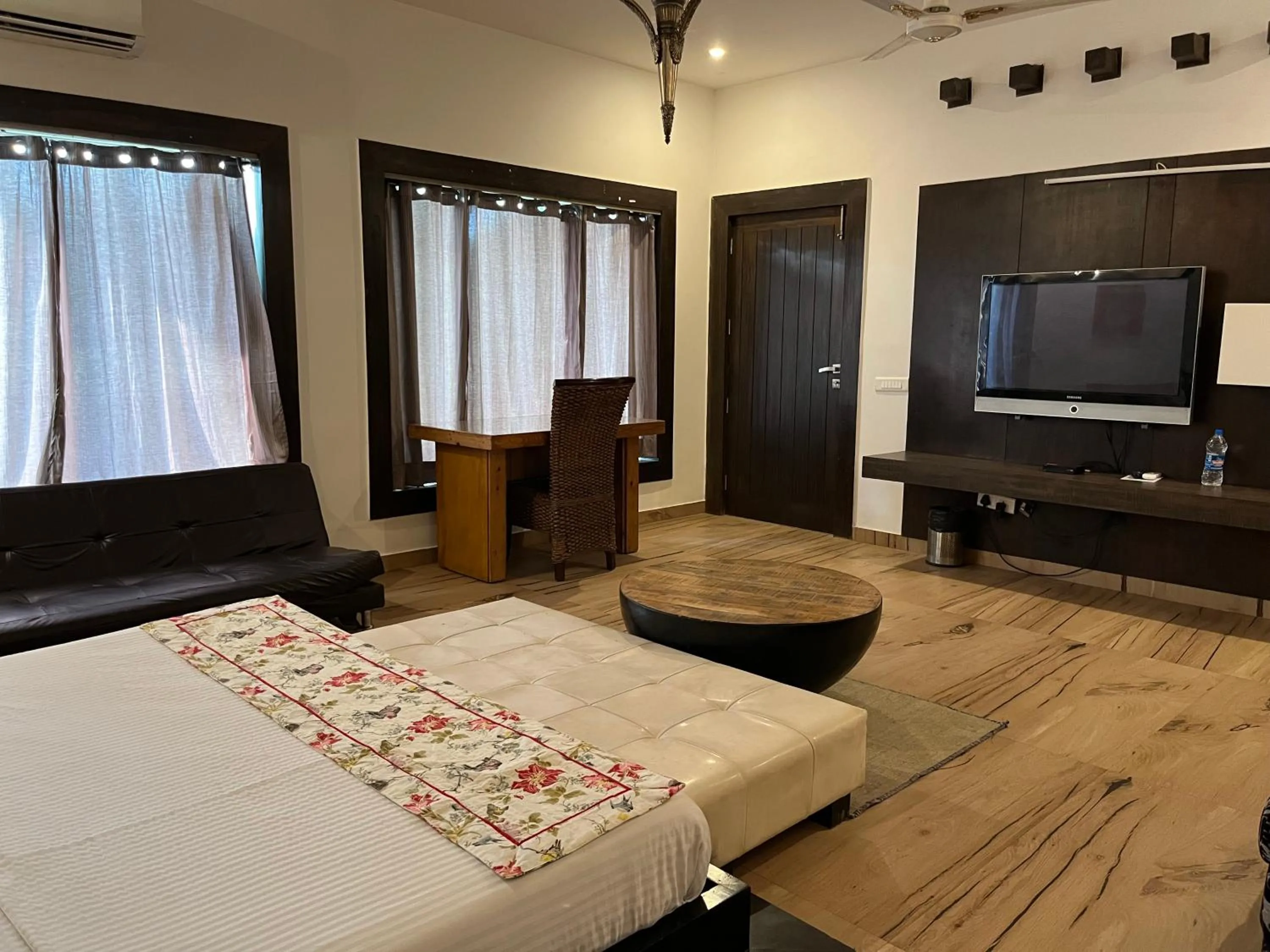 Photo of the whole room, Bed in Aakritii Hotels