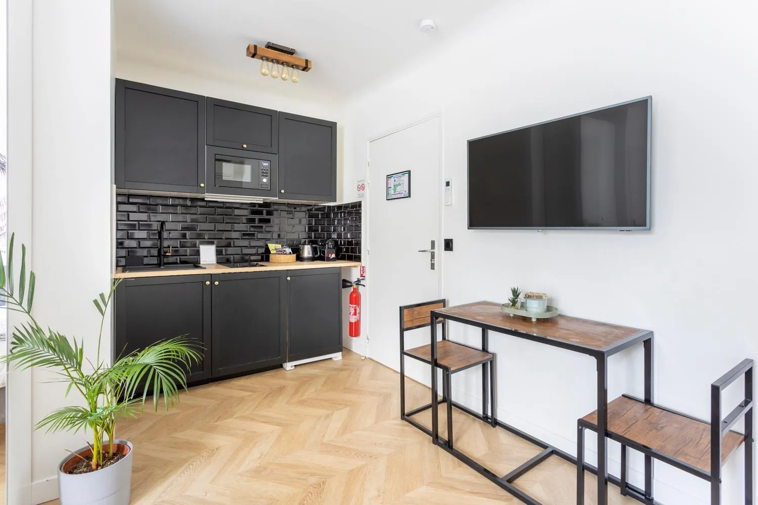 Kitchen or kitchenette in Best Stay Jeuneurs