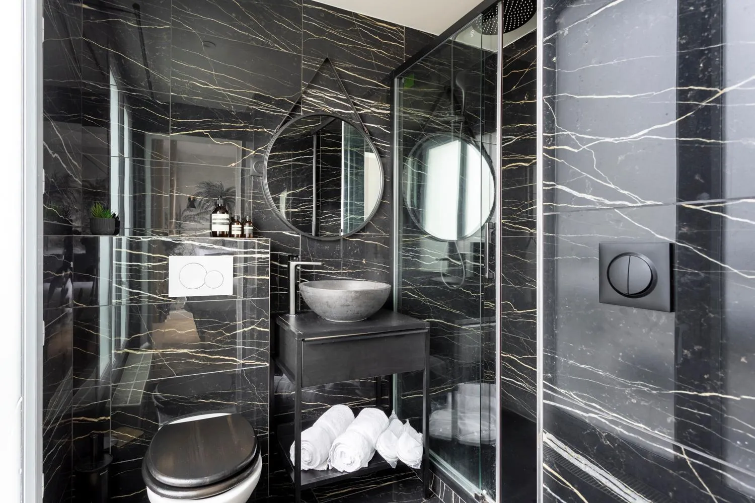 Bathroom in Best Stay Jeuneurs