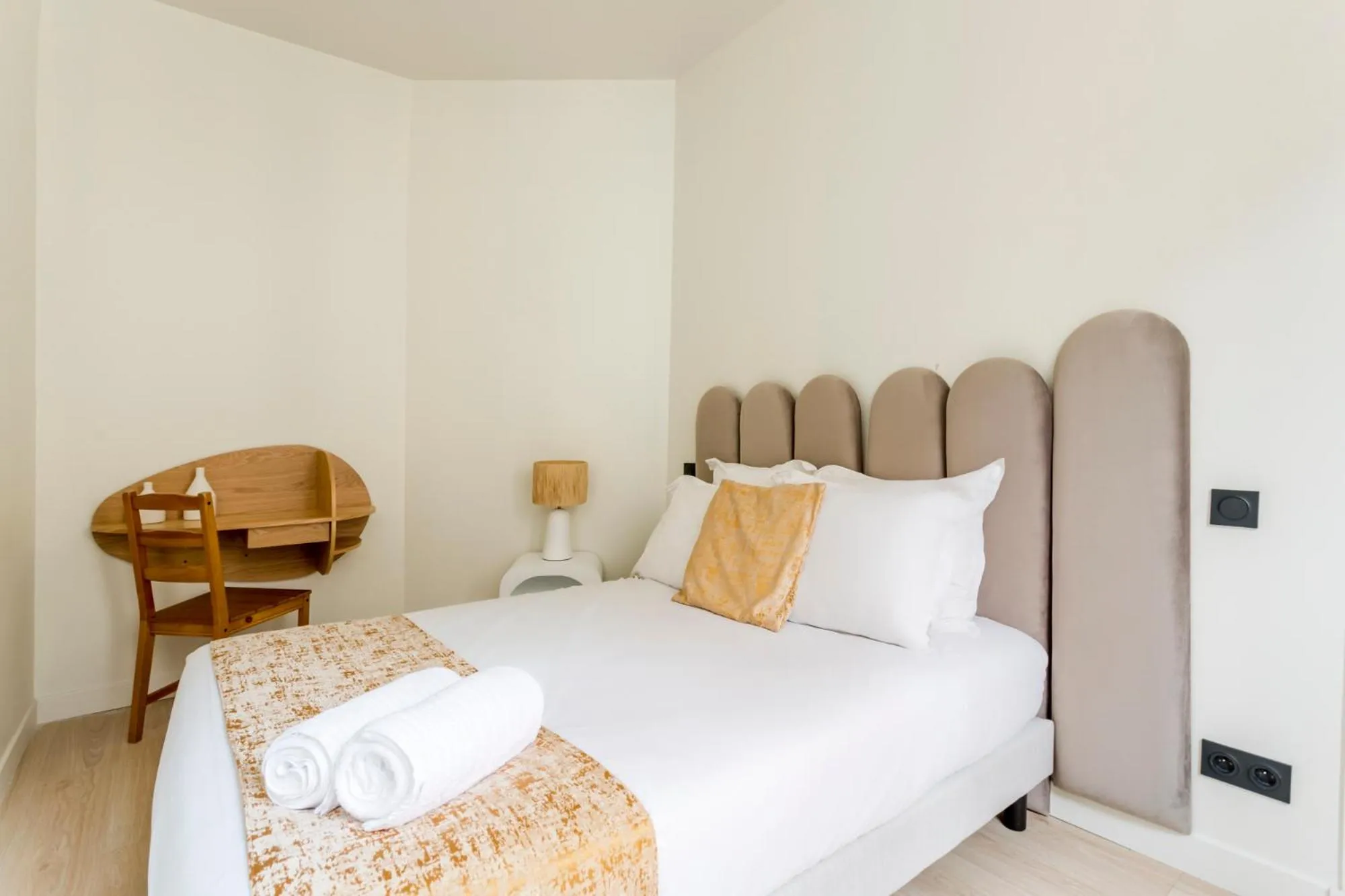 Bed in Best Stay Jeuneurs