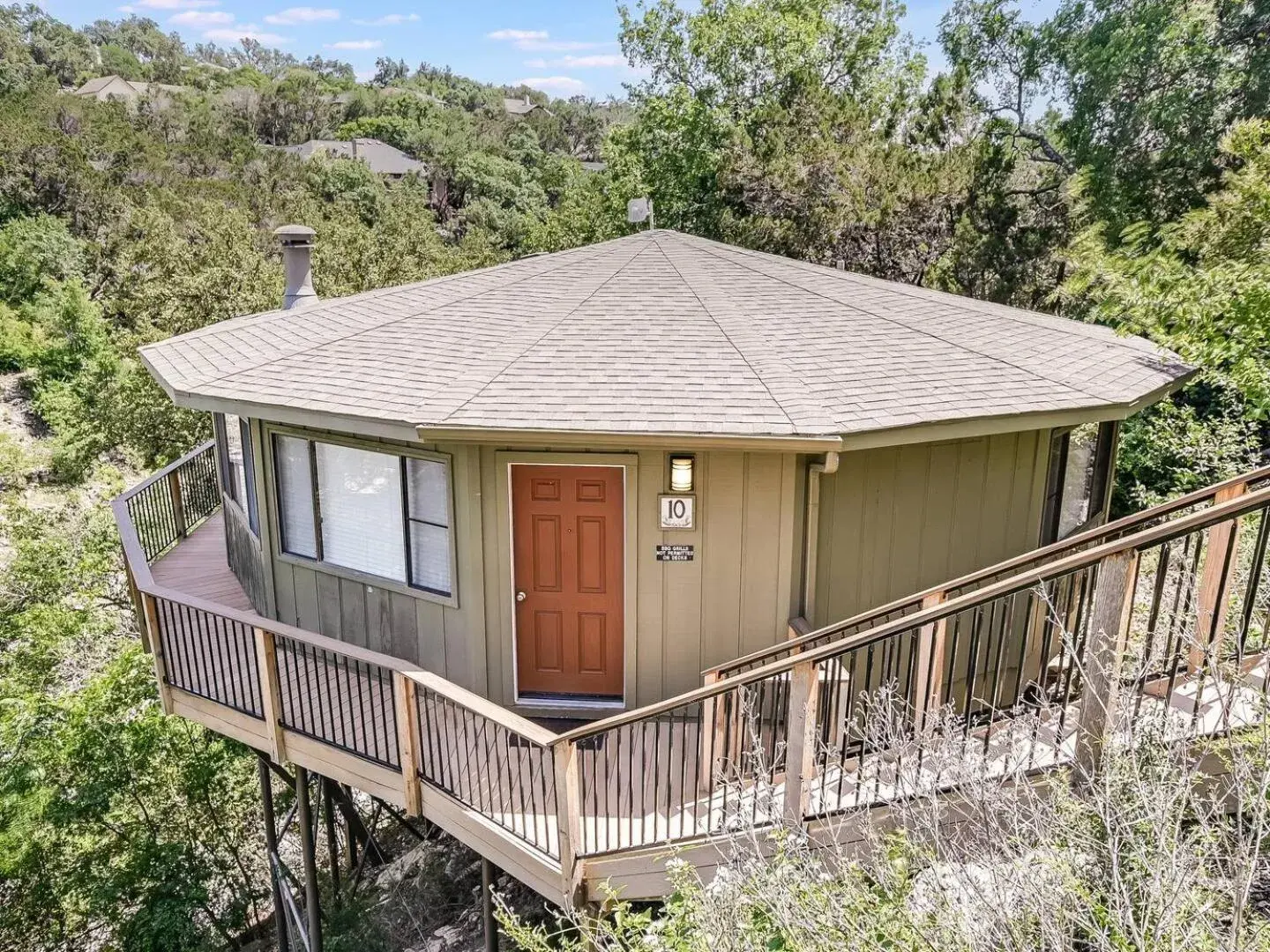 Lakefront Bungalow - Community PoolHot Tub #10 Lakefront Bungalow - Community PoolHot Tub #10