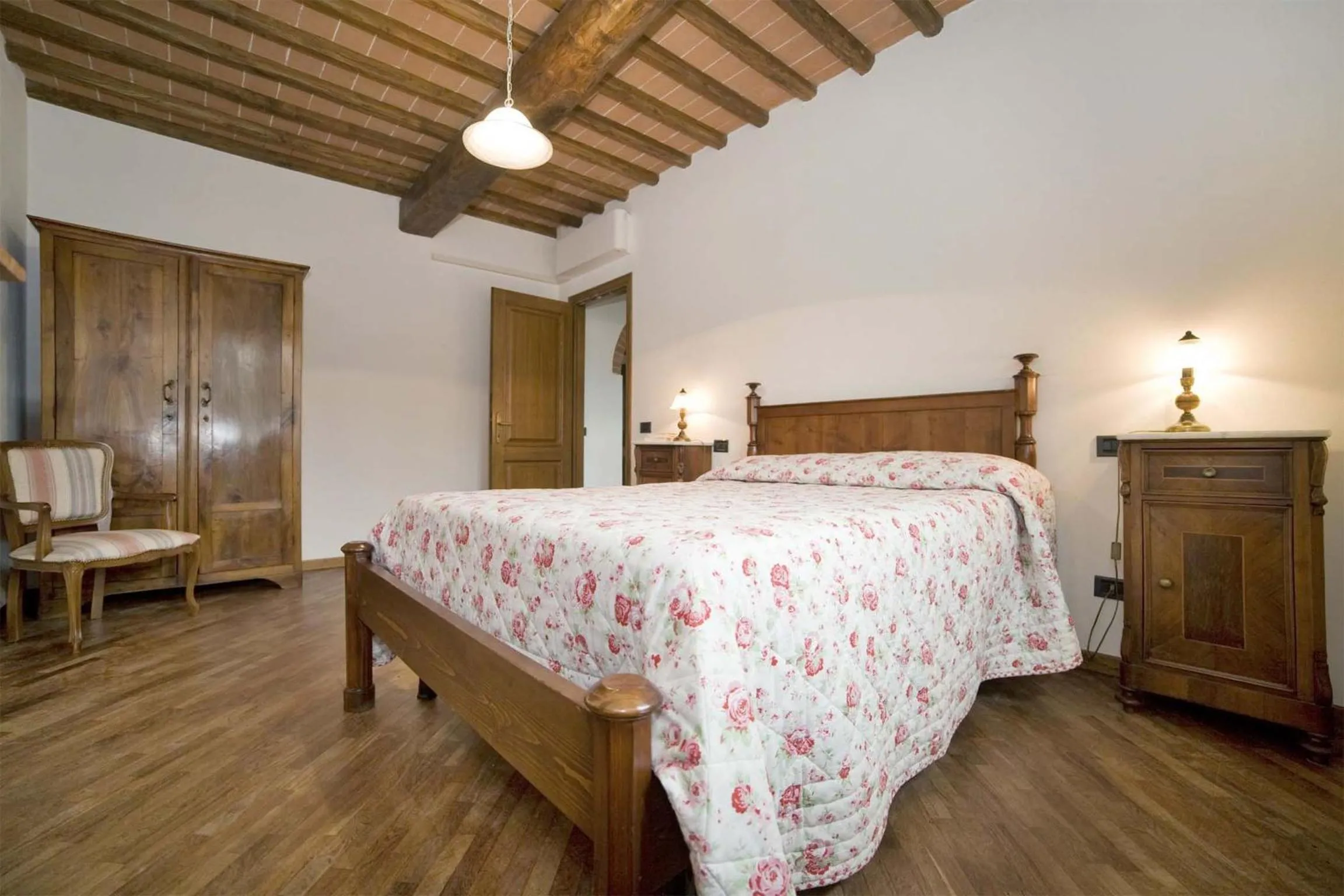 Bedroom, Bed in Broccolo by Salogi Villas