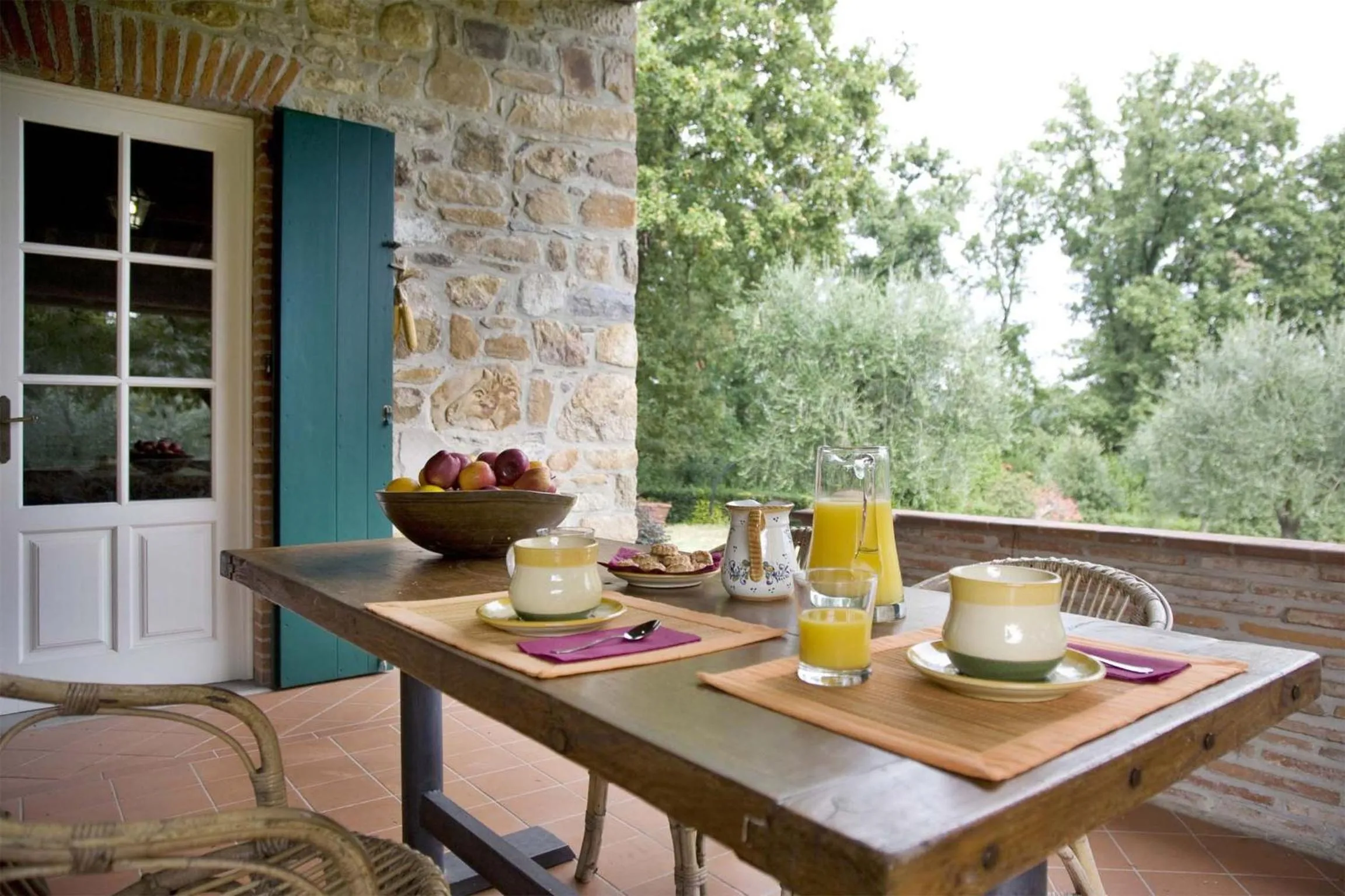 Property building in Broccolo by Salogi Villas