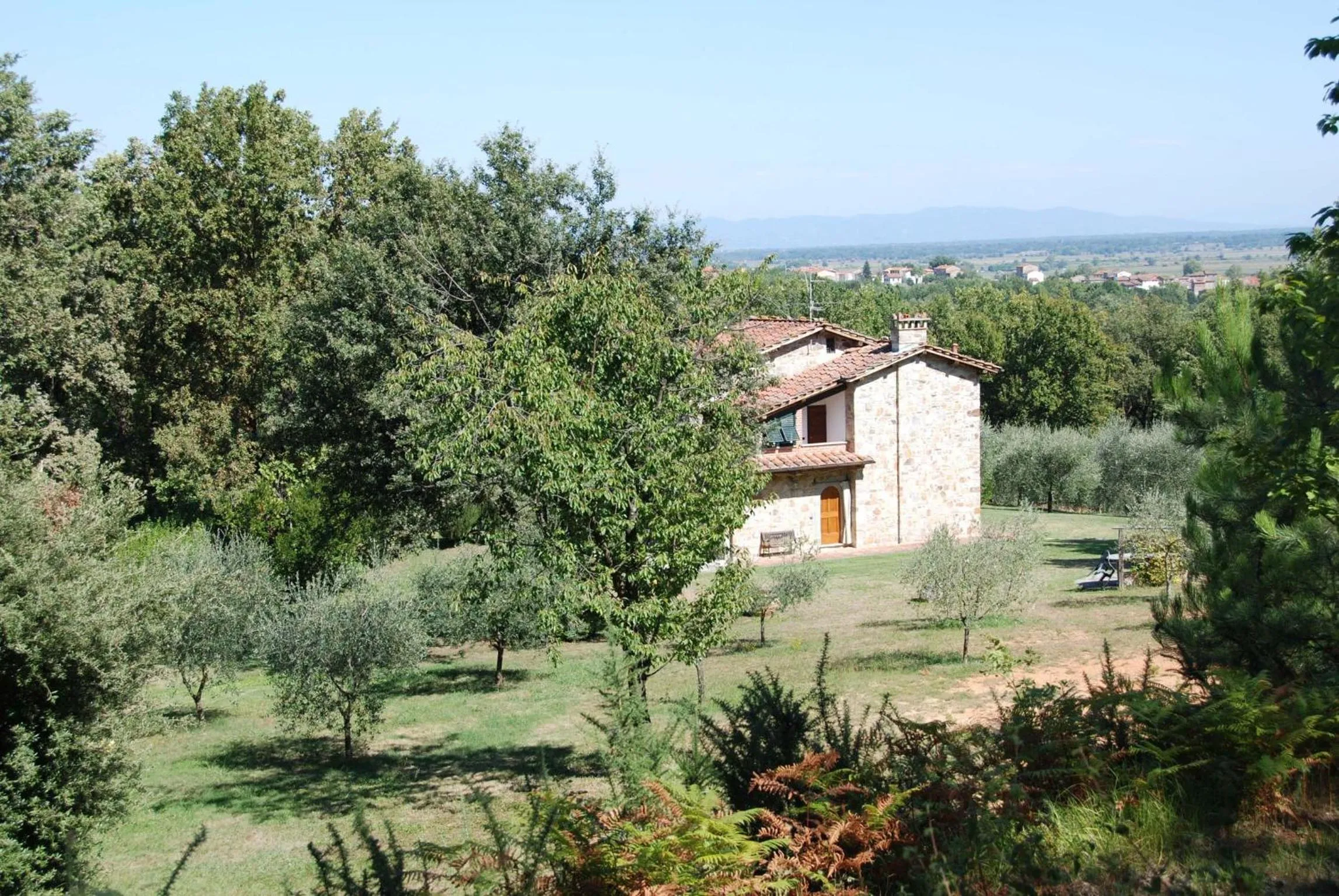 Property building in Broccolo by Salogi Villas