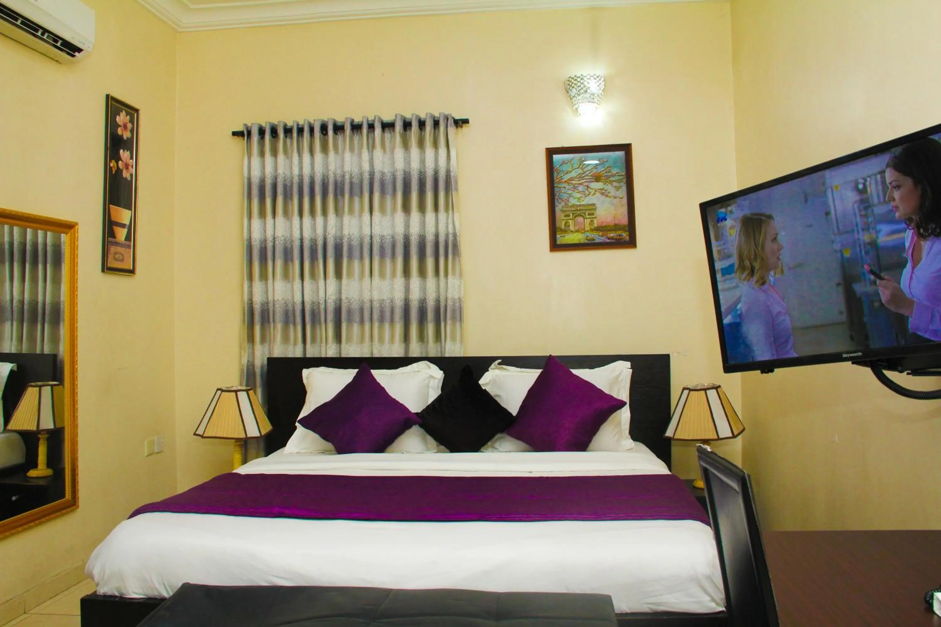 Bedroom, Bed in J Gibson Hotel