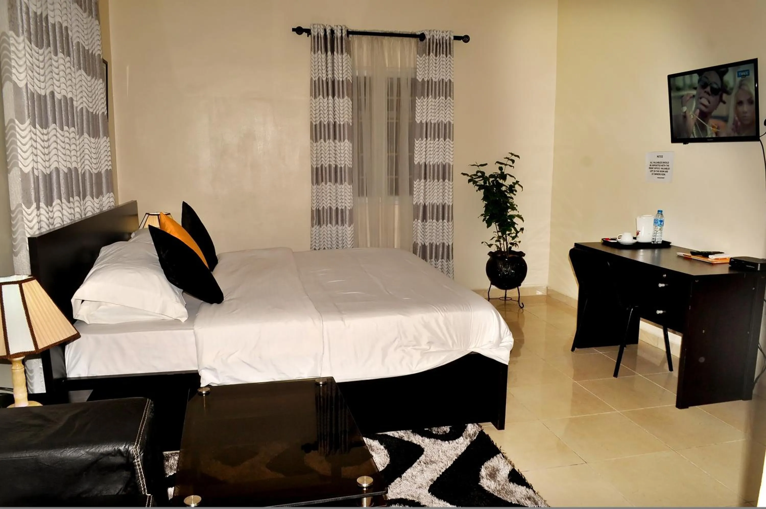 Bedroom, Bed in J Gibson Hotel