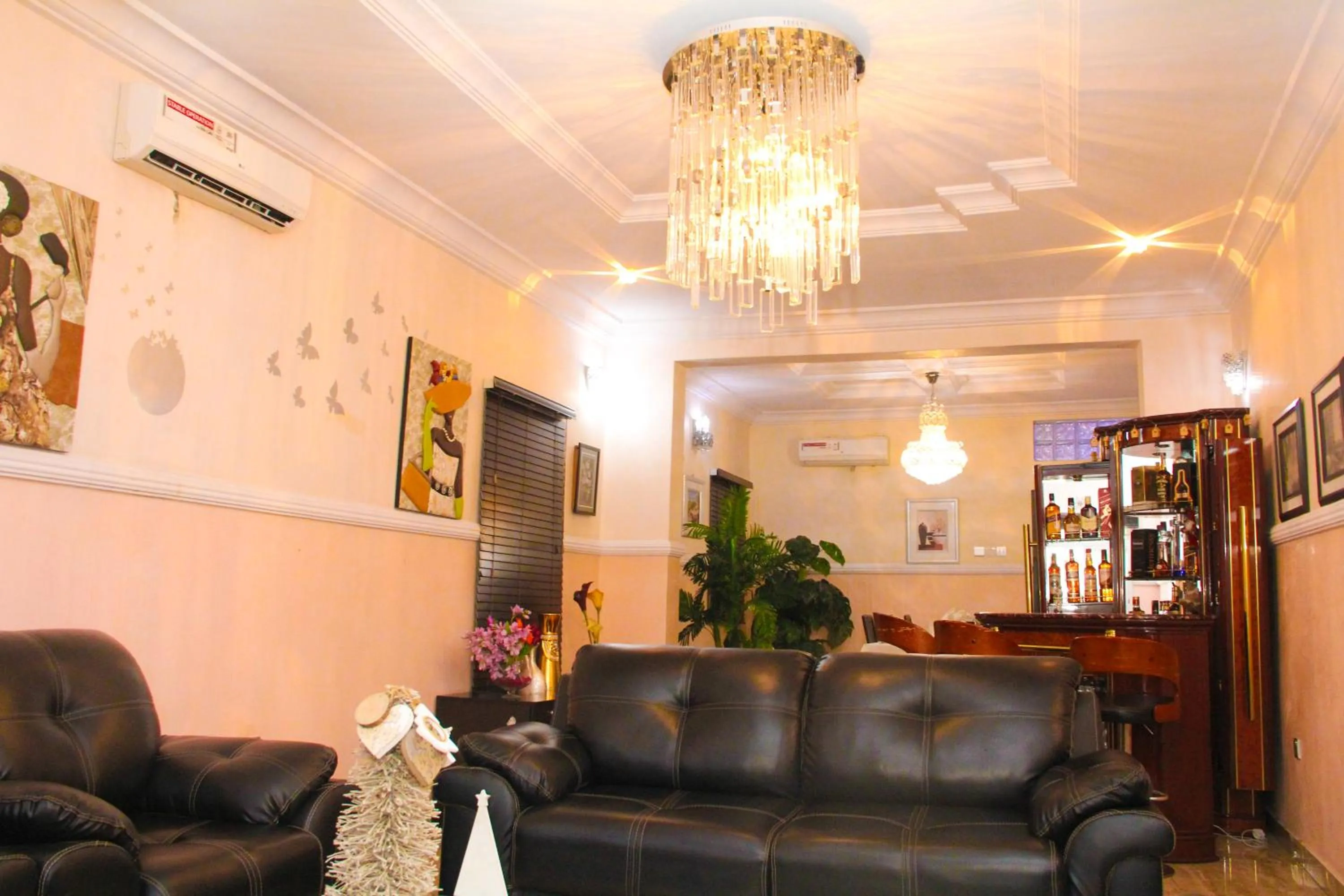 Lounge or bar in J Gibson Hotel