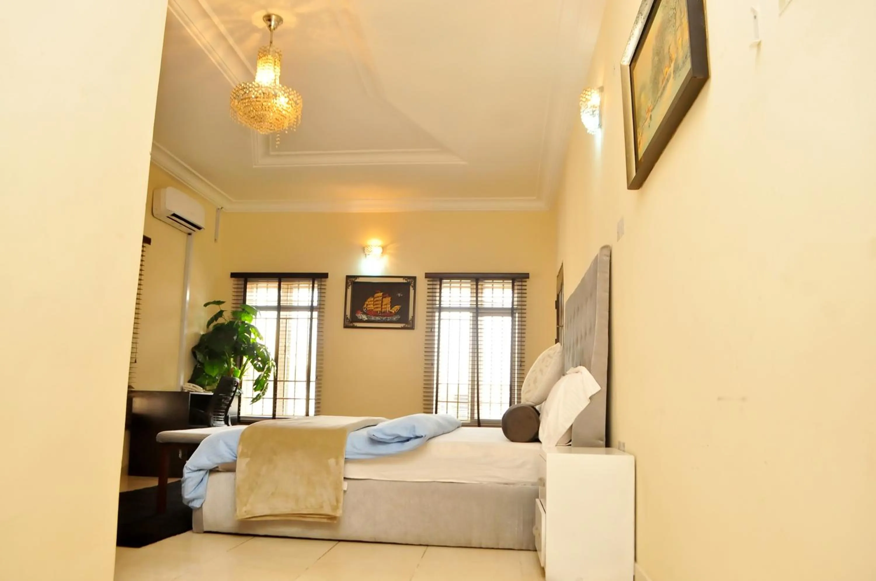 Photo of the whole room, Bed in J Gibson Hotel