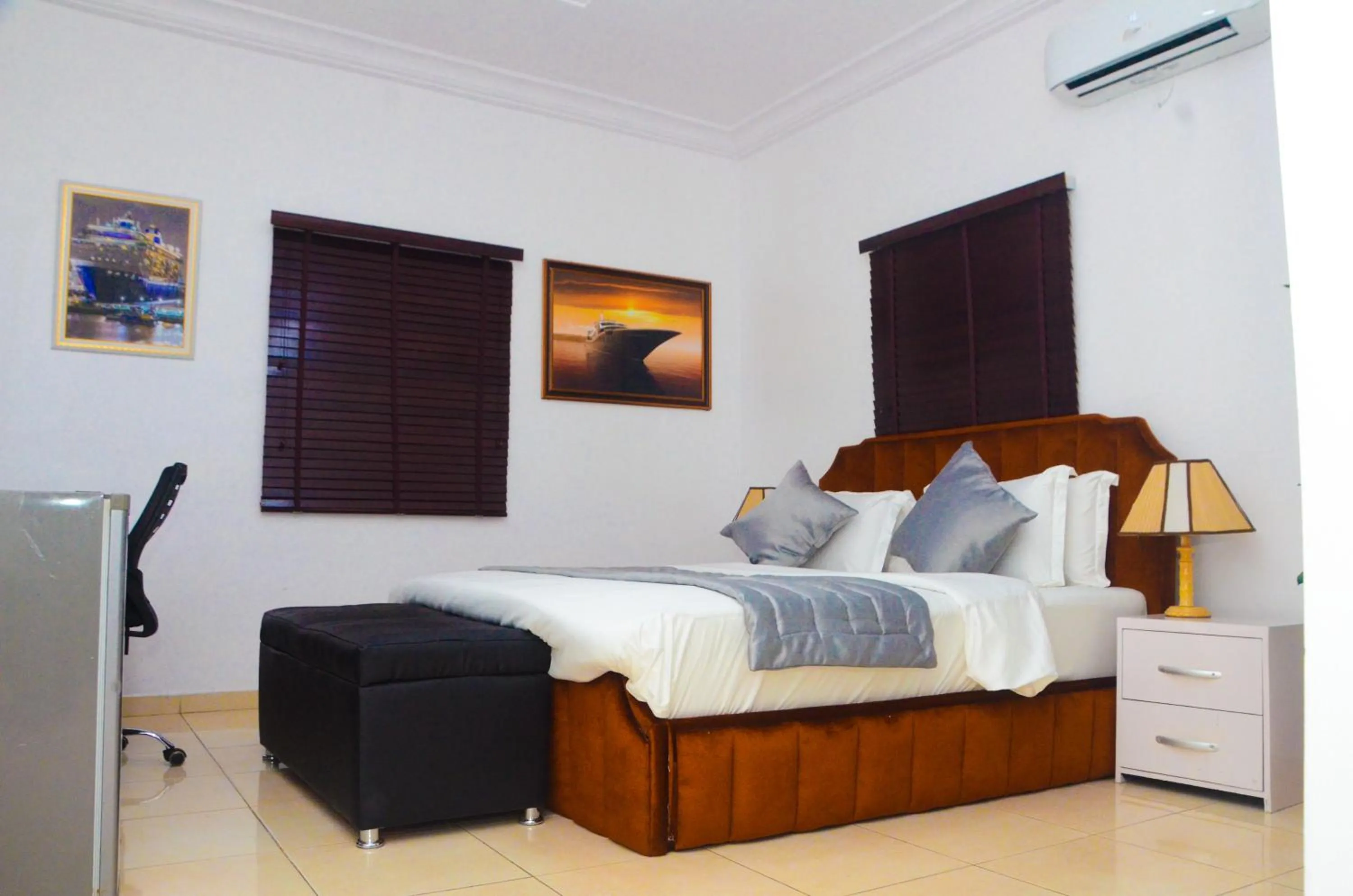 Bedroom, Bed in J Gibson Hotel