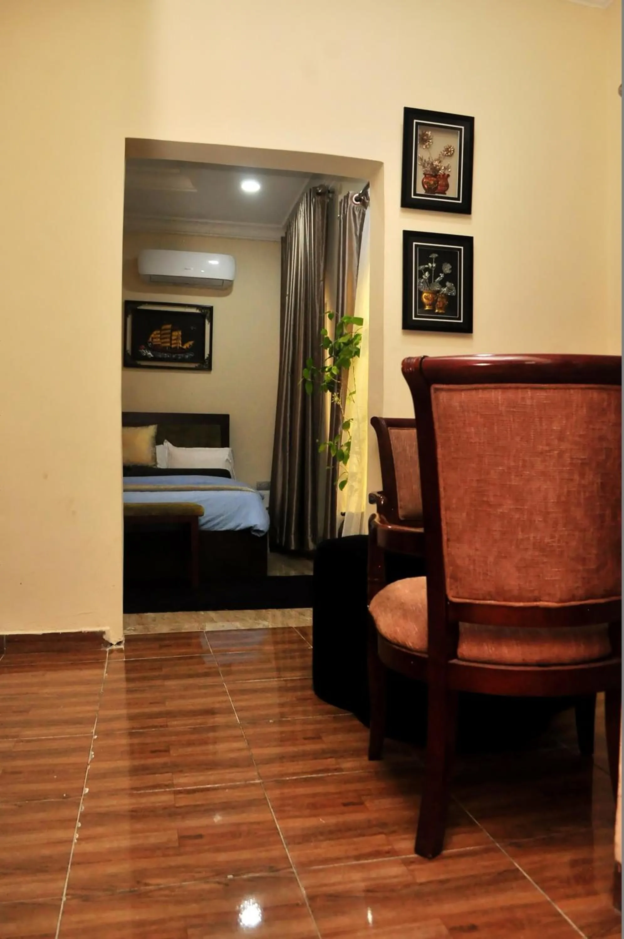 Seating area, Bed in J Gibson Hotel