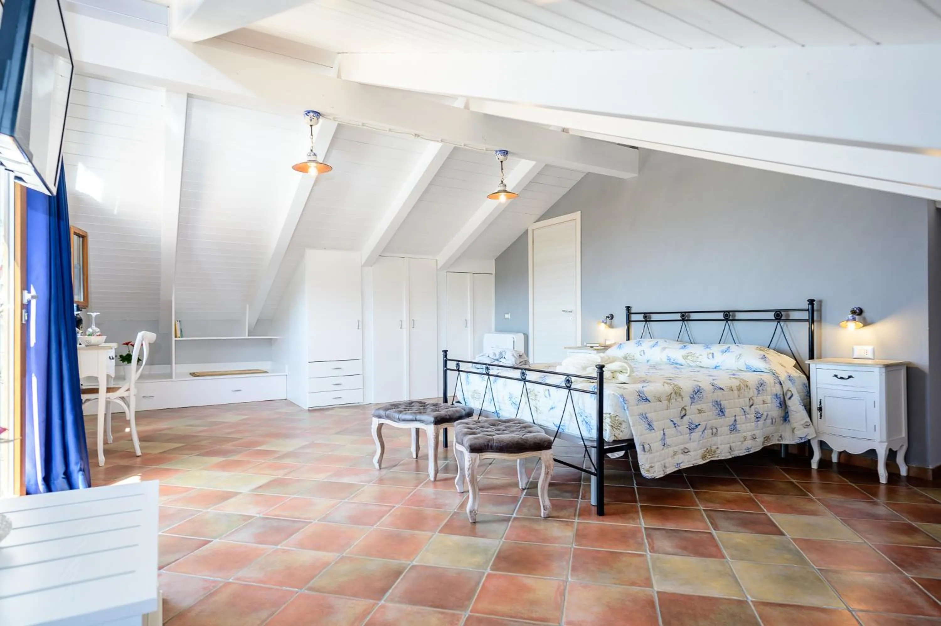 Photo of the whole room, Bed in Antica Dimora Palinuro