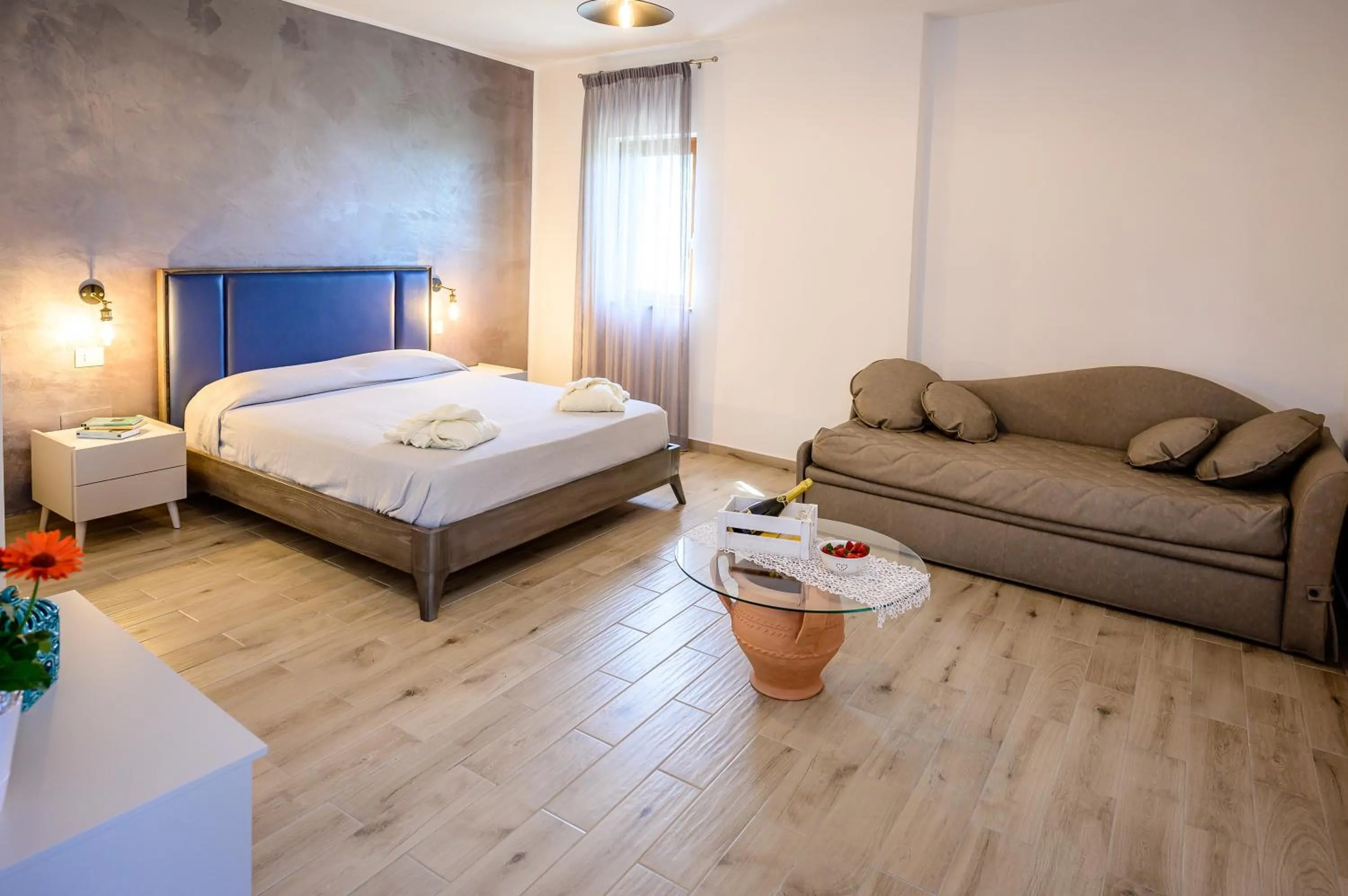 Photo of the whole room, Bed in Antica Dimora Palinuro