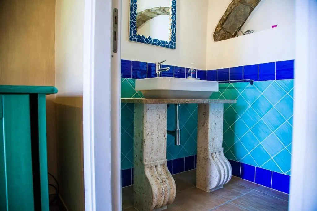 Bathroom in Antica Dimora Palinuro