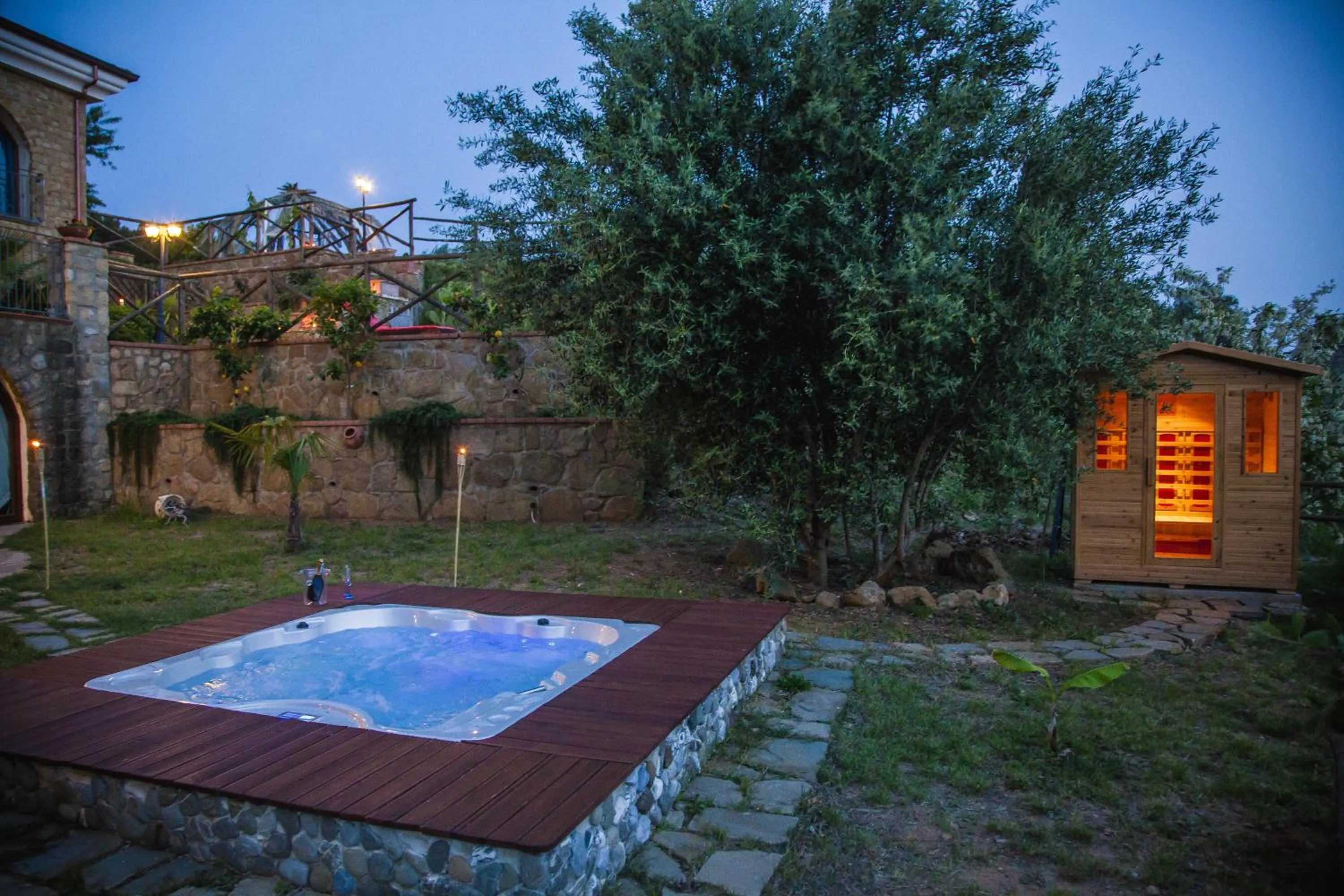Hot Tub in Antica Dimora Palinuro