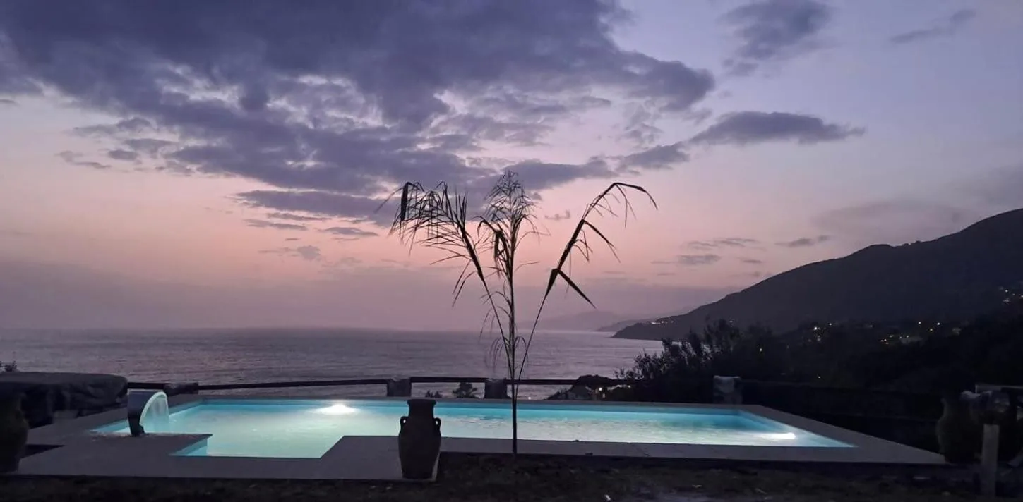 Swimming pool in Antica Dimora Palinuro