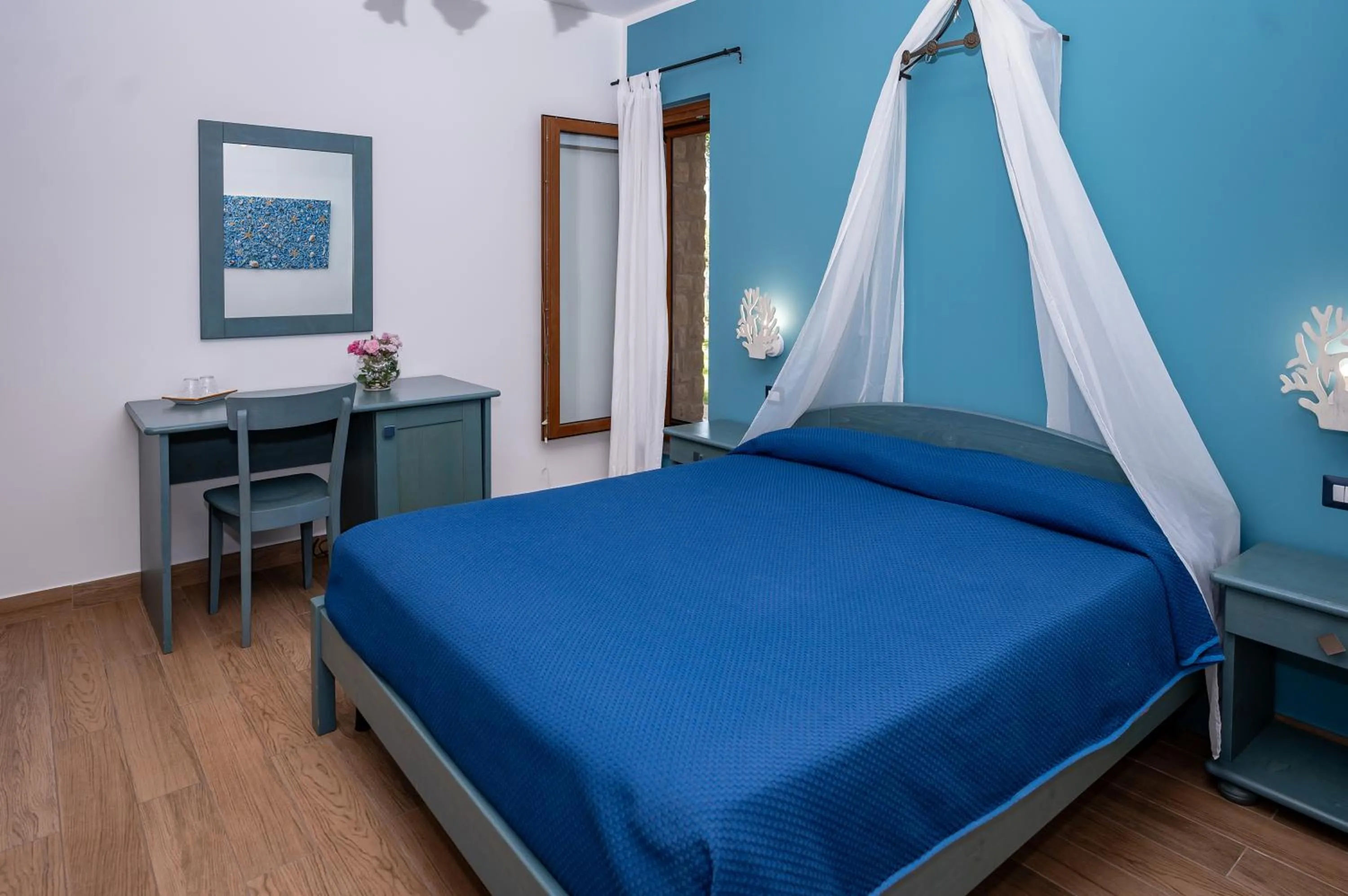 Photo of the whole room, Bed in Antica Dimora Palinuro