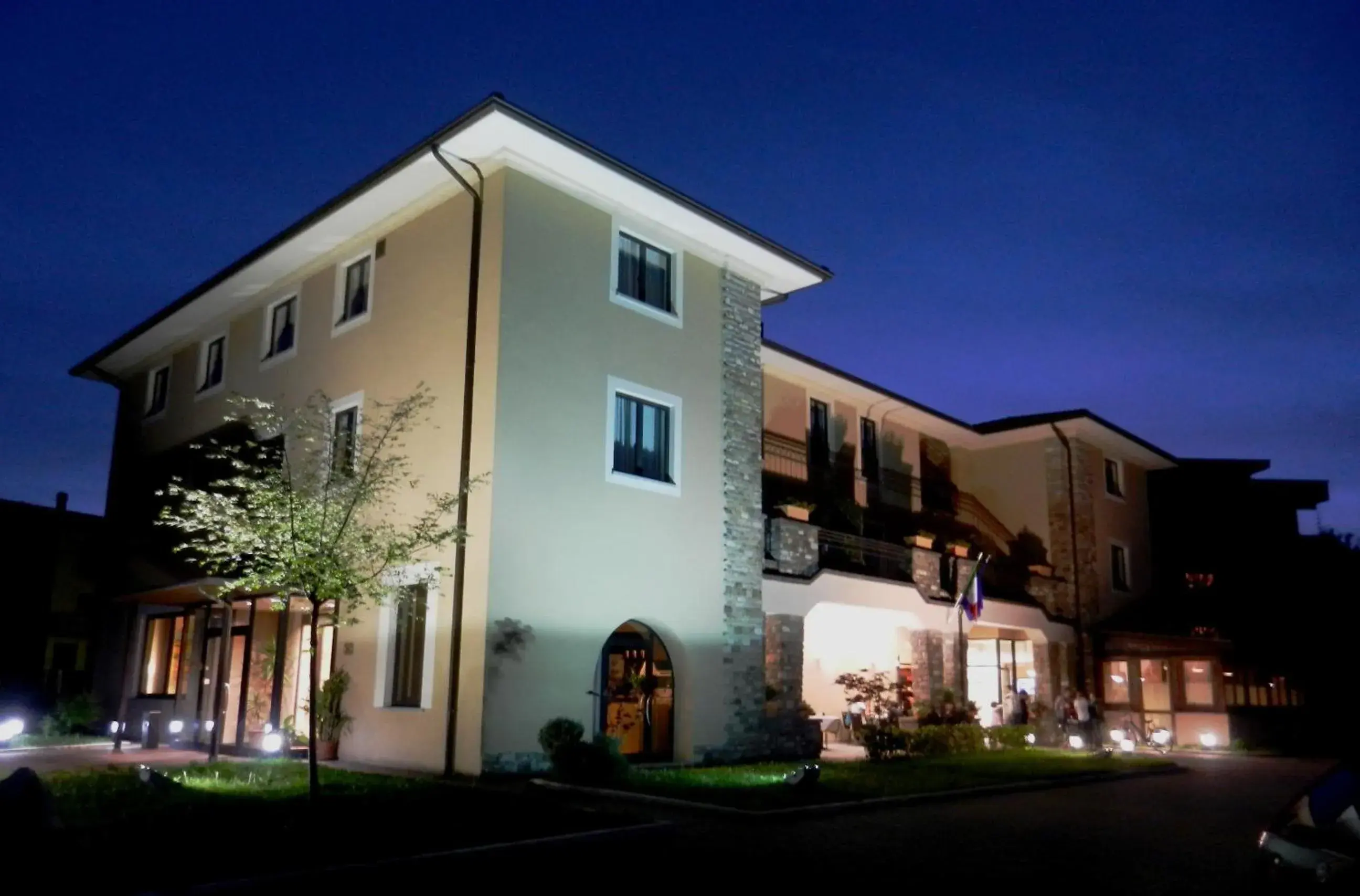 Facade/entrance in Hotel Santo Stefano Facade/entrance in Hotel Santo Stefano