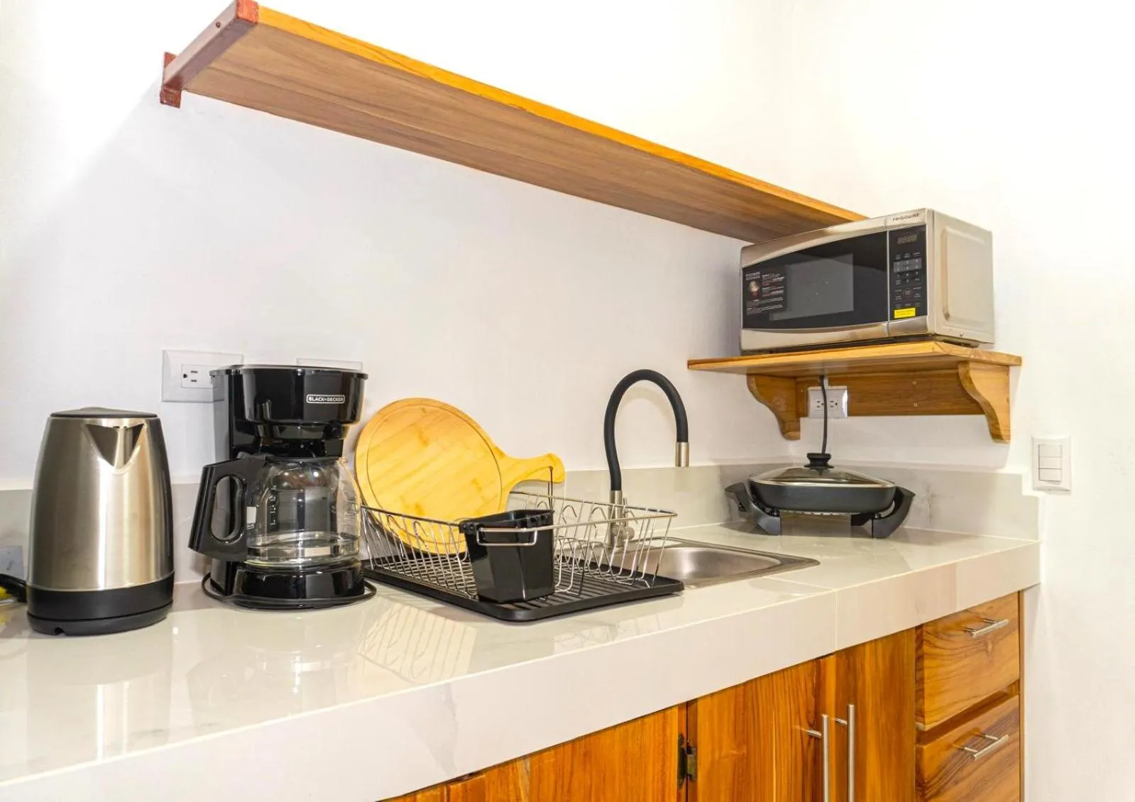 Coffee/tea facilities in Corcovado & Drake Inn
