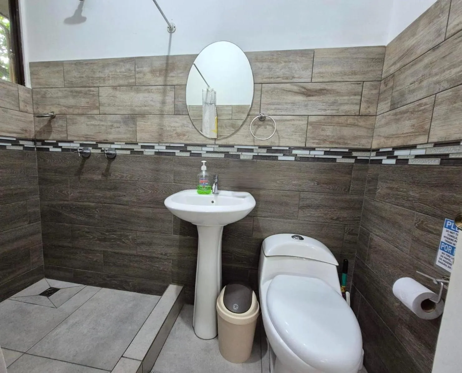 Shower in Corcovado & Drake Inn