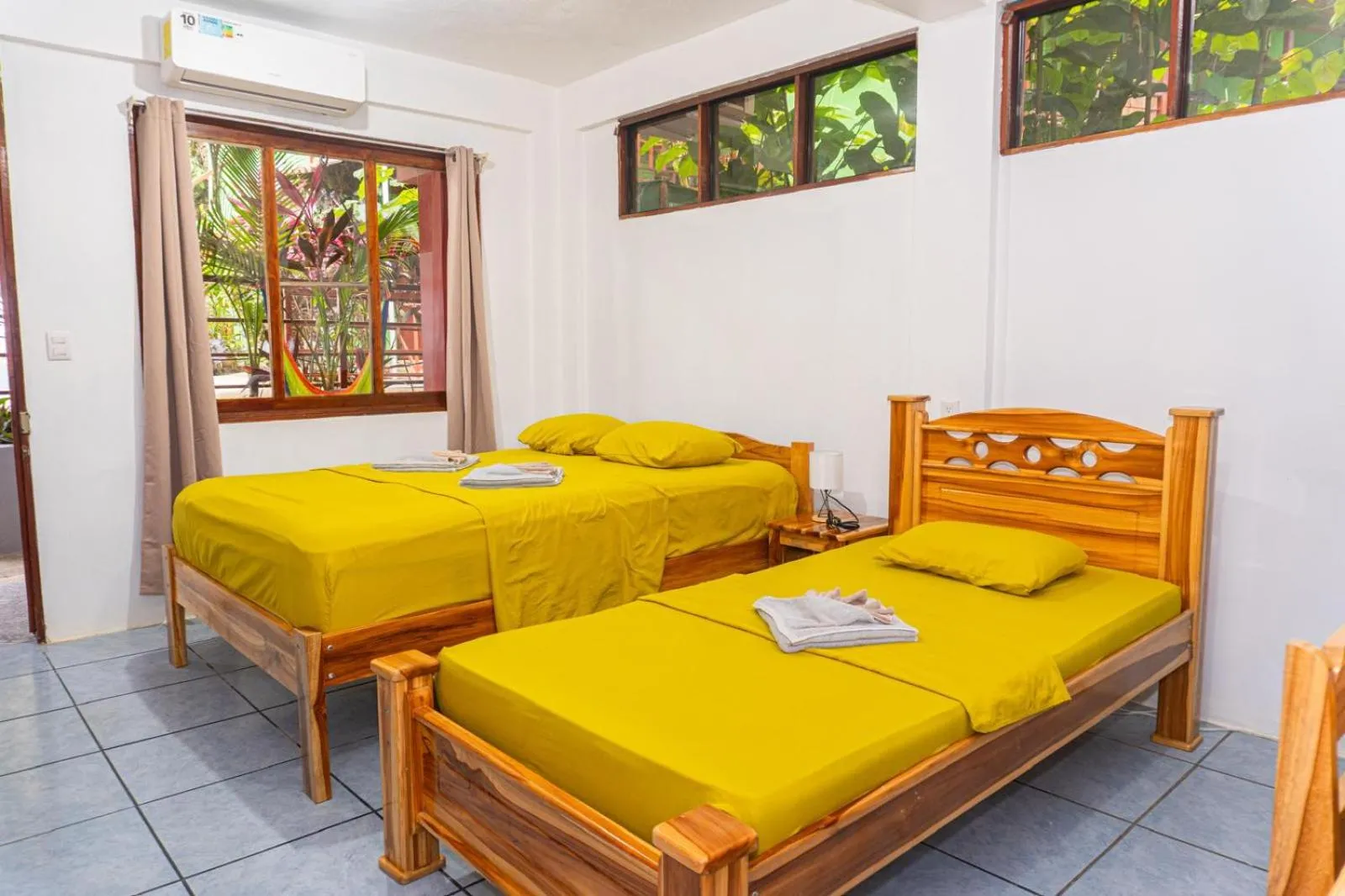 air conditioner, Bed in Corcovado & Drake Inn