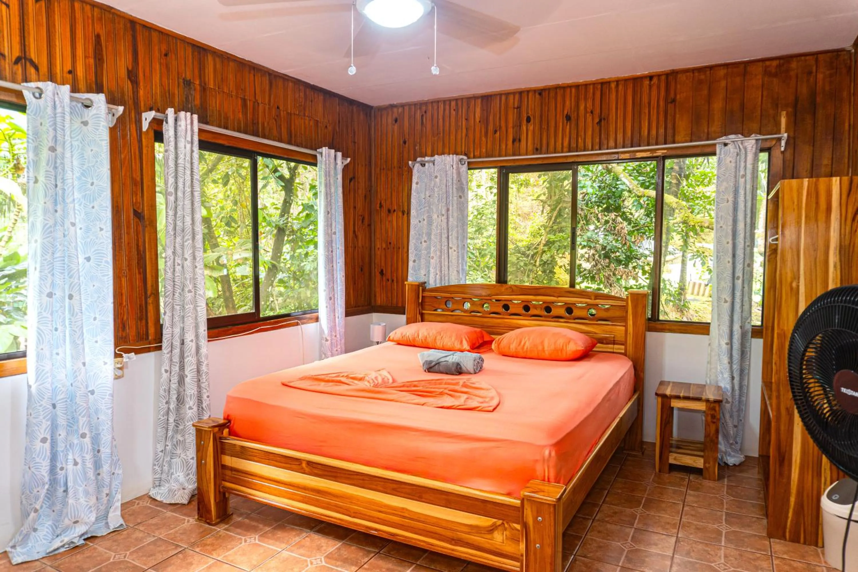 Bed in Corcovado & Drake Inn