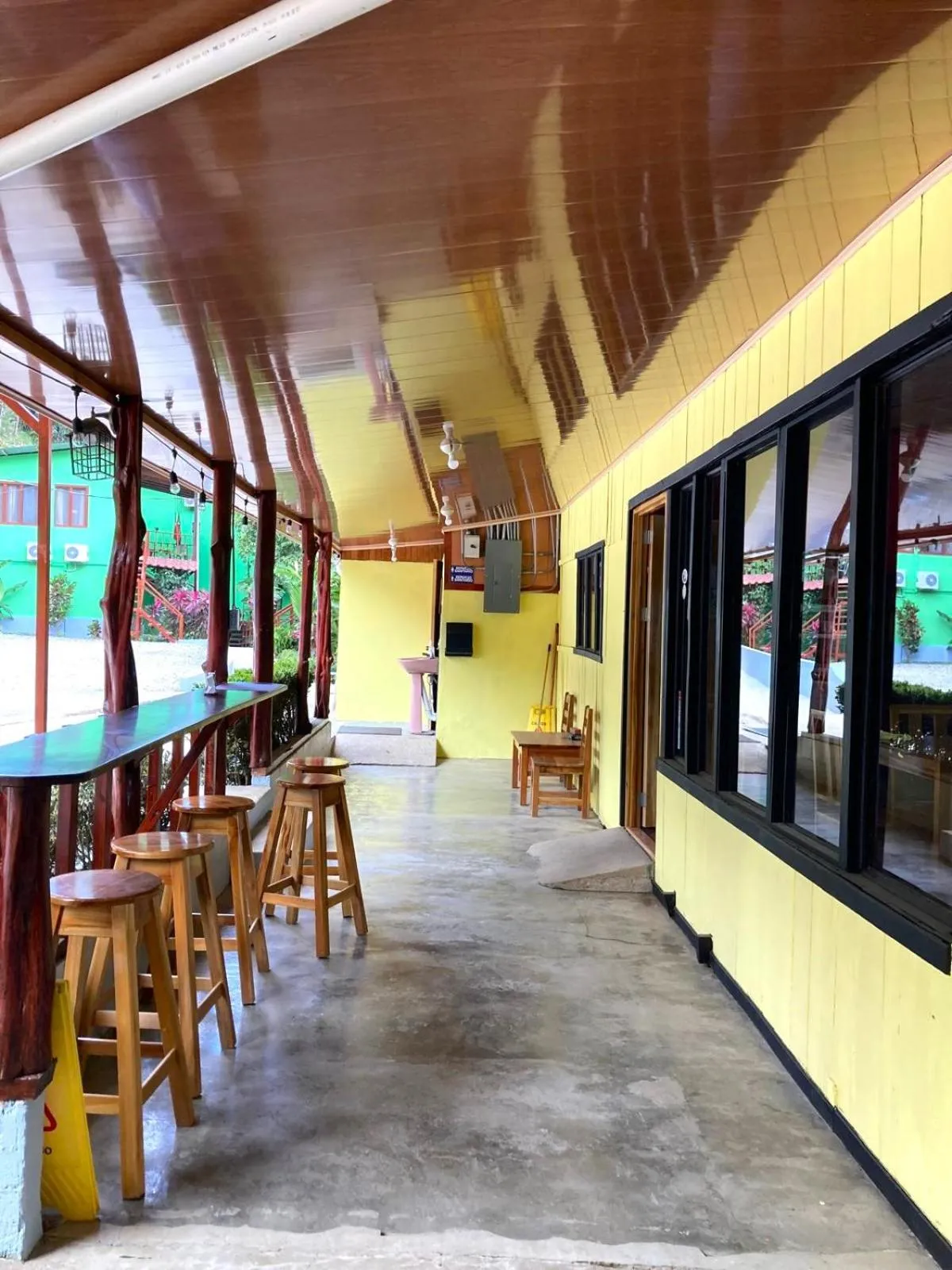 Restaurant/places to eat in Corcovado & Drake Inn