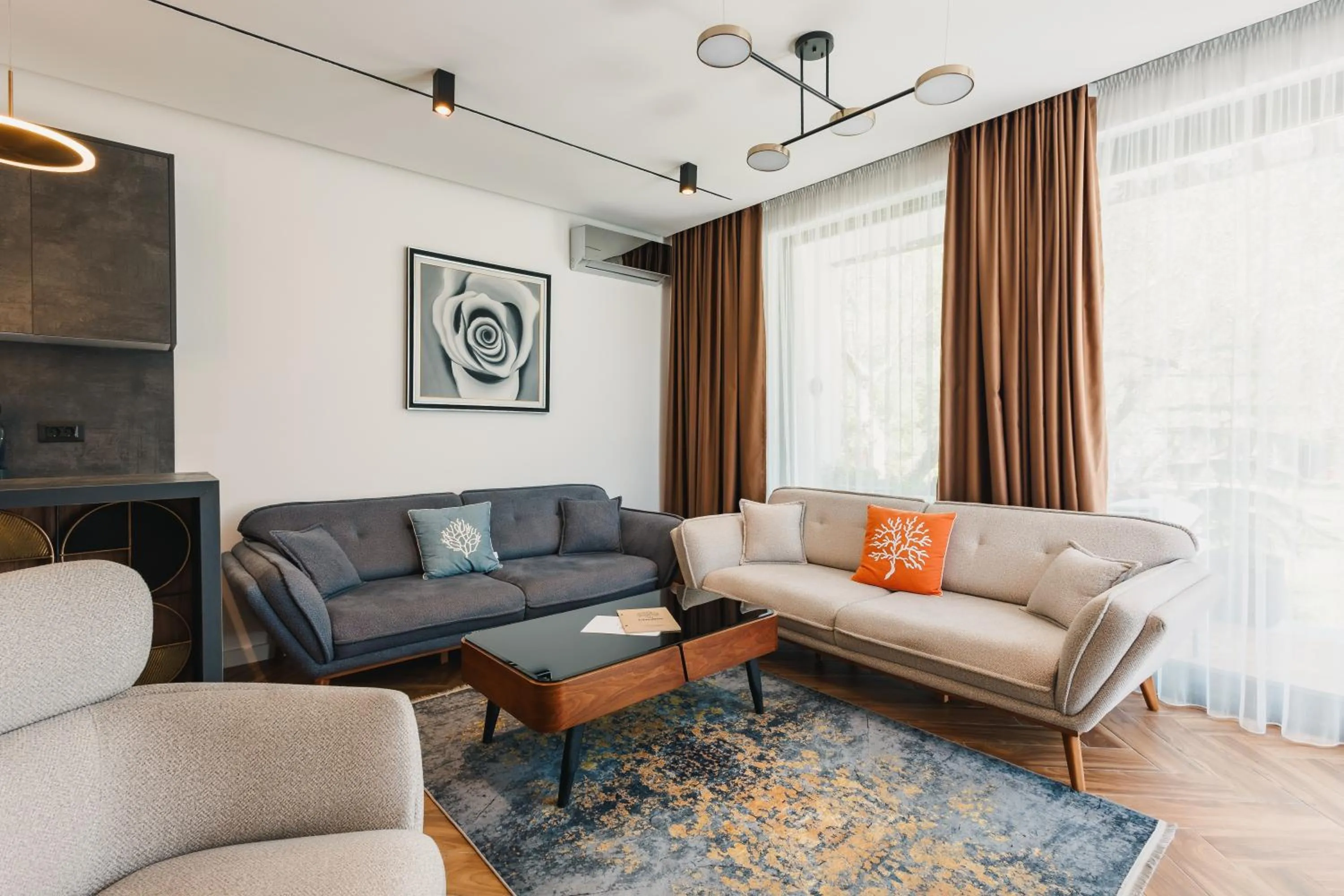 Giardino Lux Apartments