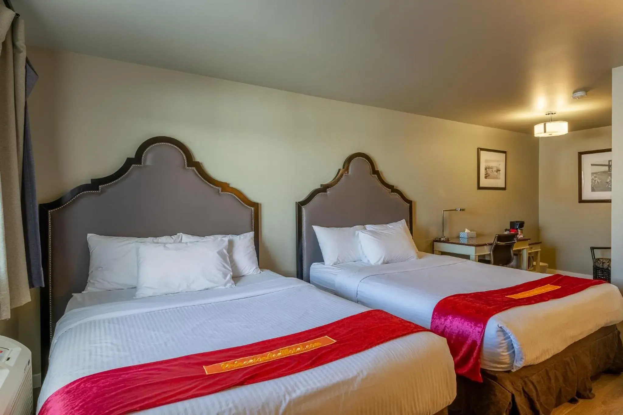 Double Room in Ace Motel Double Room in Ace Motel