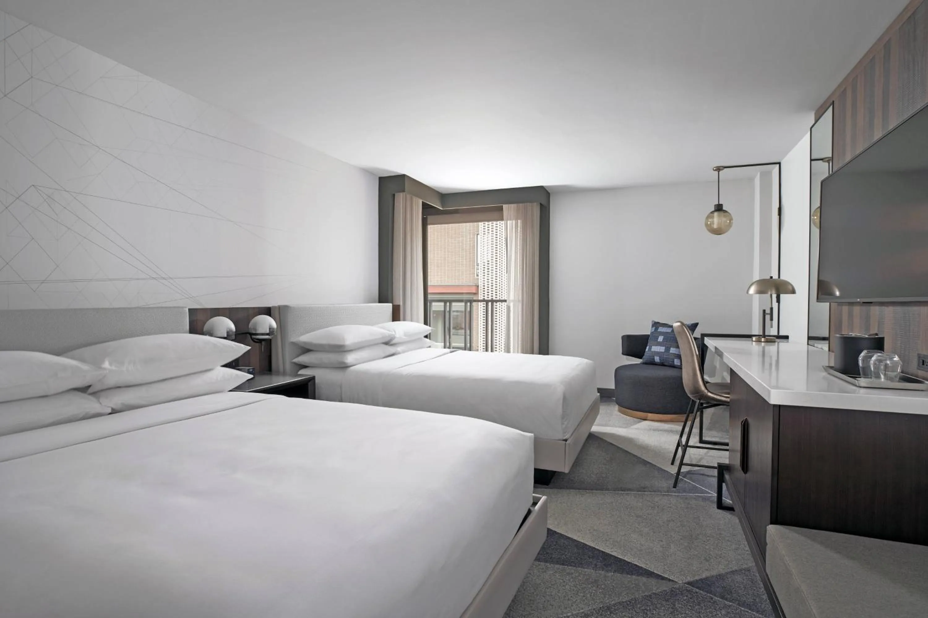 Photo of the whole room, Bed in Philadelphia Marriott Old City