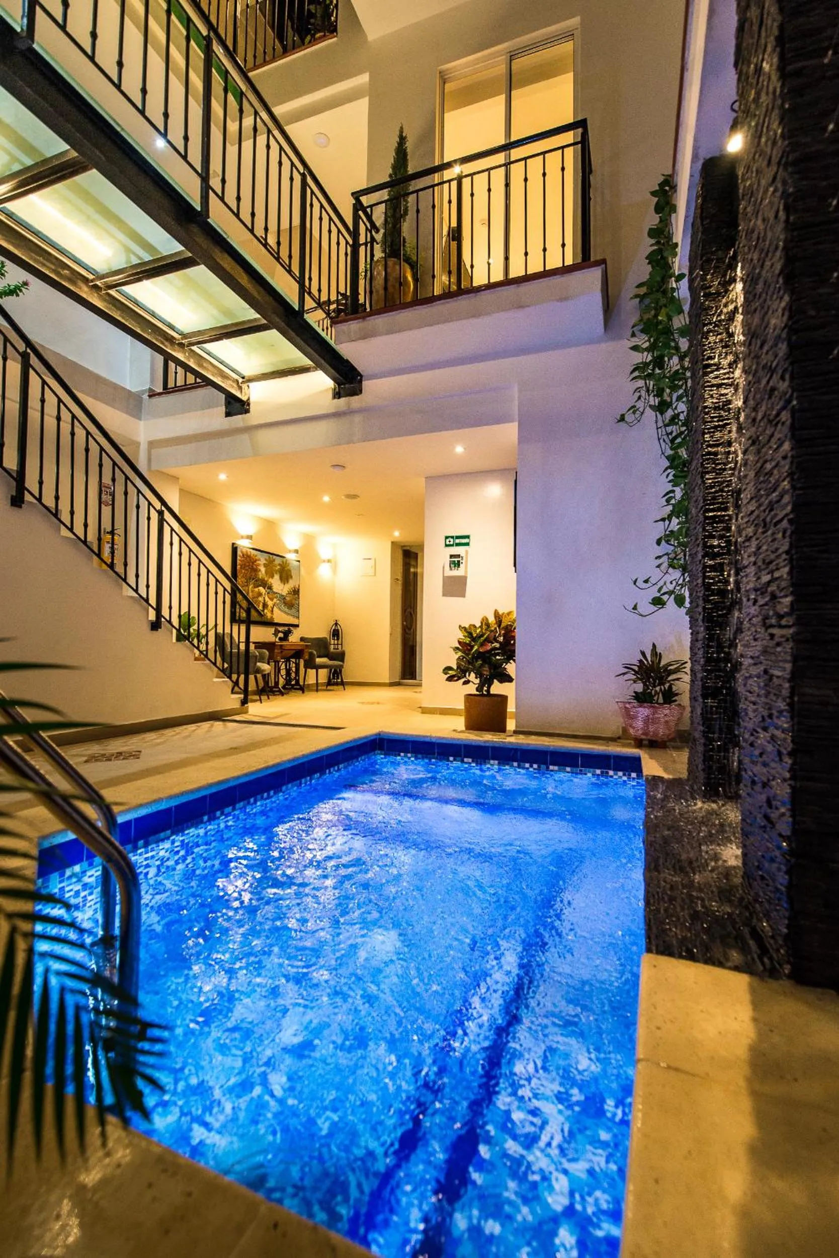 Swimming pool in Hotel Boutique Marbore