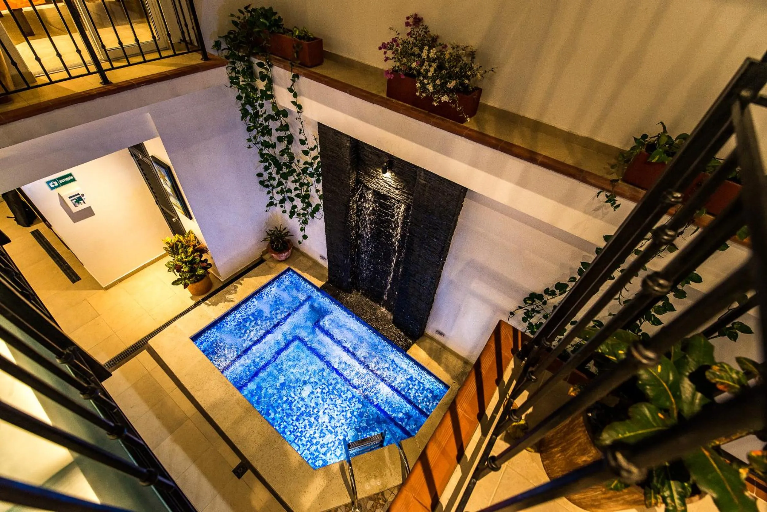 Swimming pool in Hotel Boutique Marbore