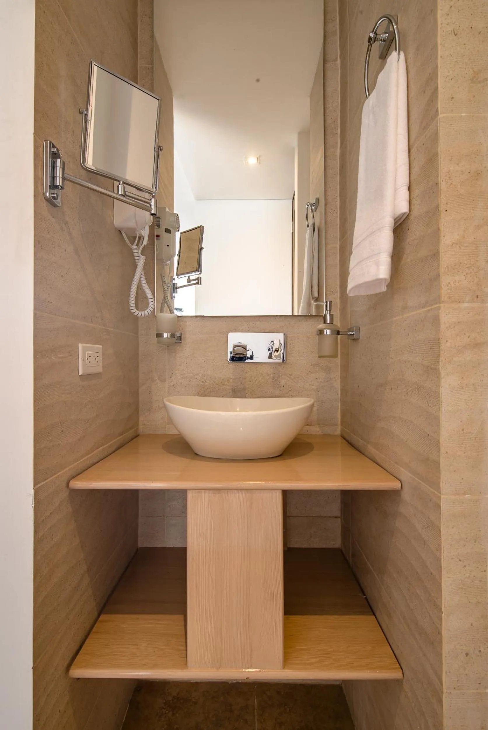 Bathroom in Hotel Boutique Marbore